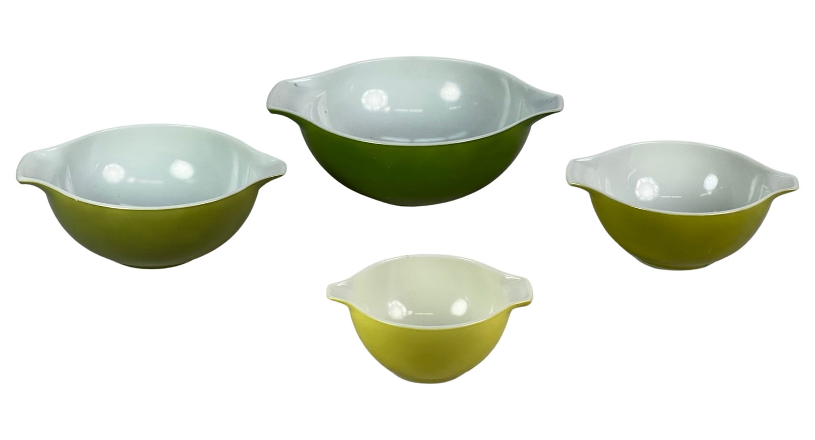 Set of 4 Vintage Pyrex Avocado Green Mixing Bowls (1 of 8)