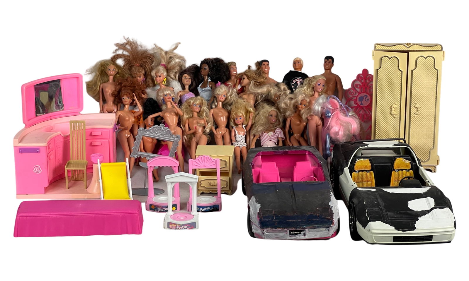 Lot of Vintage Barbie Dolls & Accessories (1 of 9)