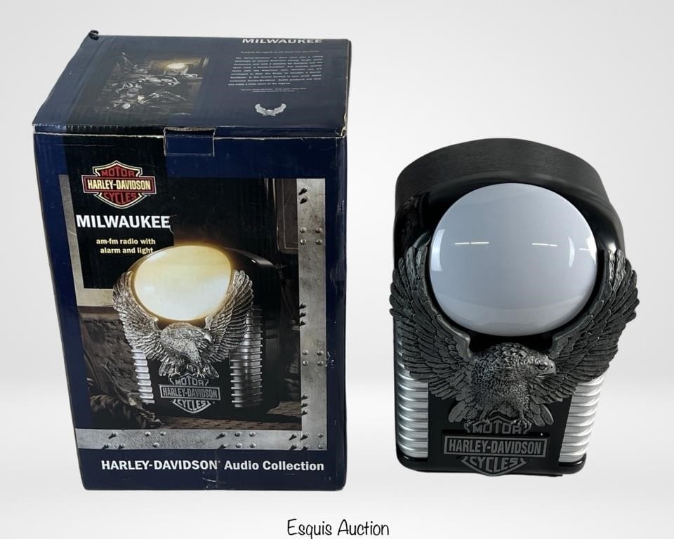 Harley-Davidson Milwaukee AM-FM Radio / Light (1 of 1)