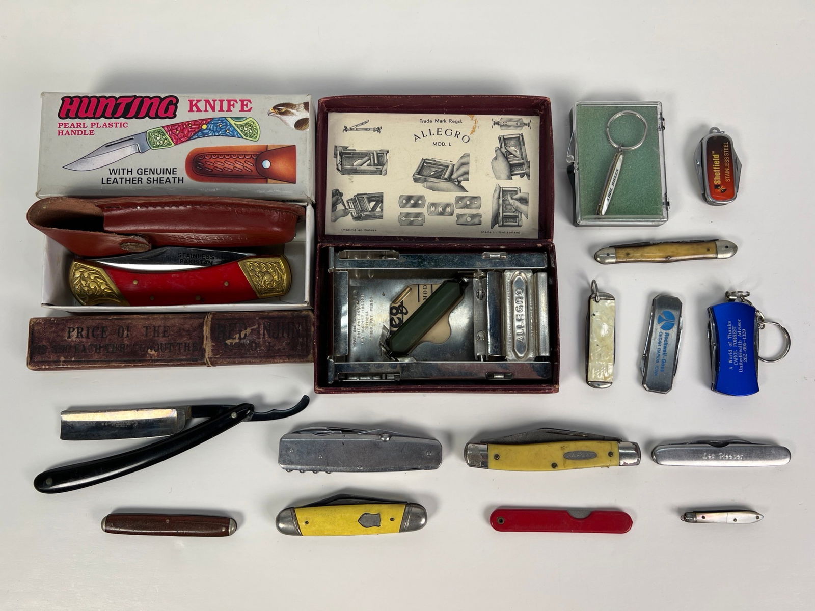 Vintage Pocket Knives & Razor Blades (1 of 4)
