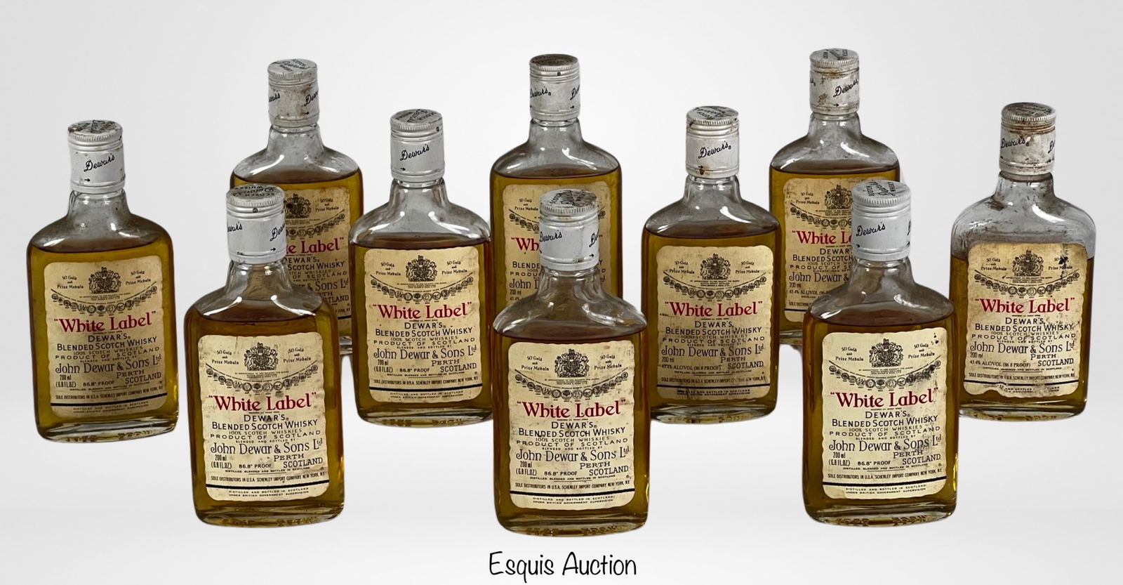 Dewar's "White Label" Blended Scotch Whisky- 10 Bo (1 of 5)