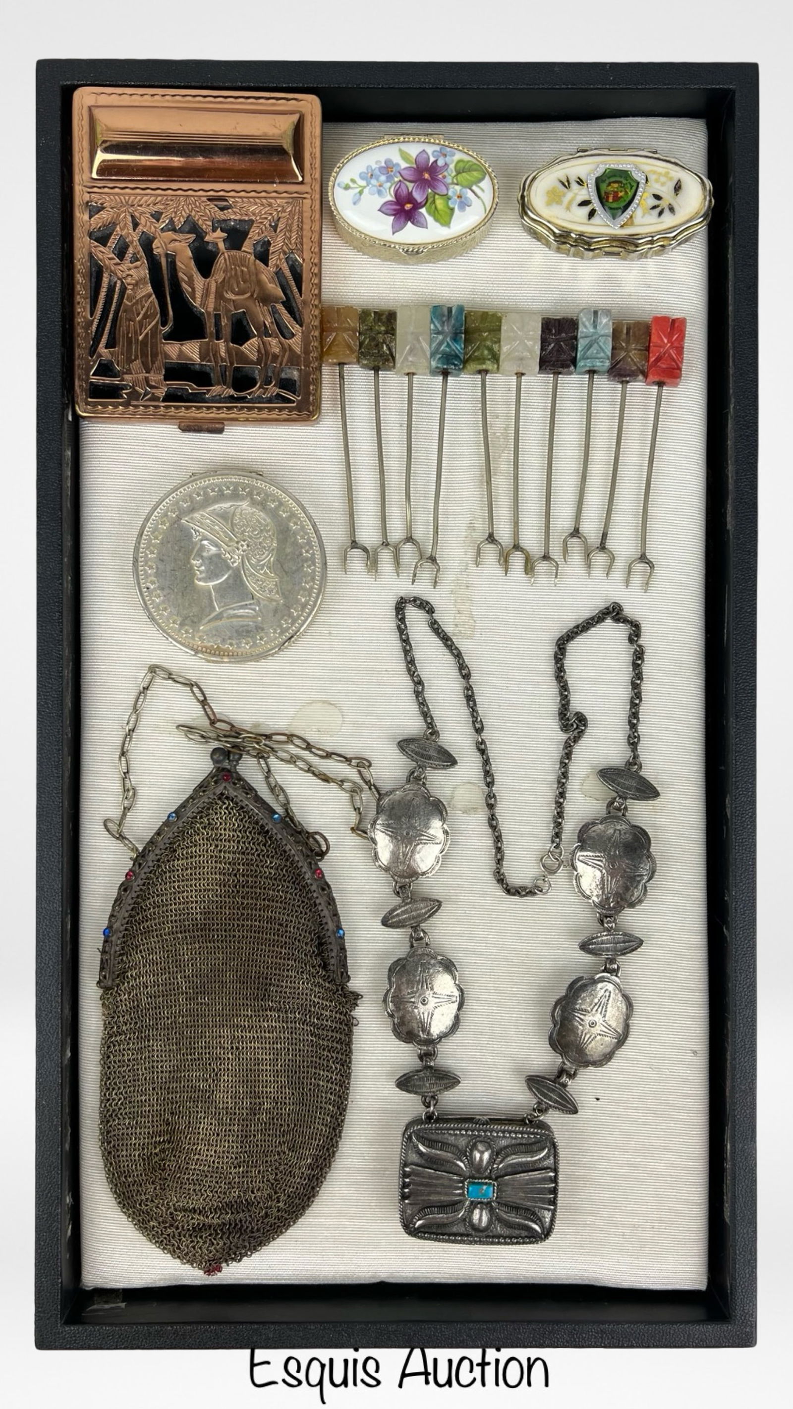 Ladies Collectibles- Compacts, Mesh Purse, Pill Bo (1 of 5)