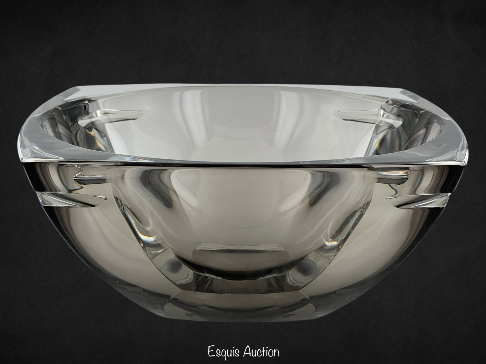 Waterford Art Crystal Metra Square Bowl - 10": Elevate your home decor with the timeless elegance of the Waterford Crystal Metra Square Bowl. This exquisite bowl, measuring 10 inches in diameter and standing 4 inches tall, is a testament to the re