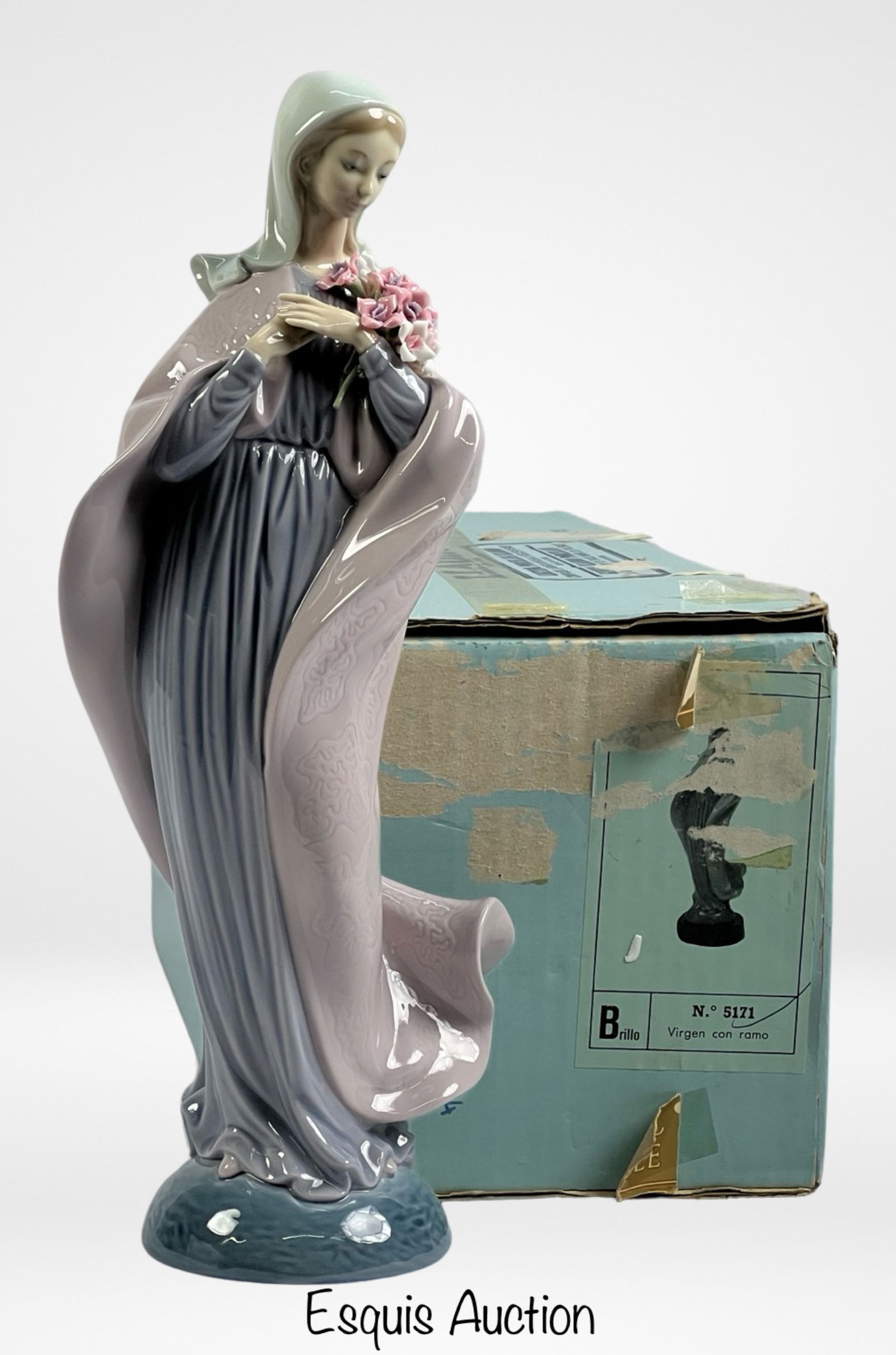 Lladro Madonna- Our Lady with Flowers Figurine (1 of 7)
