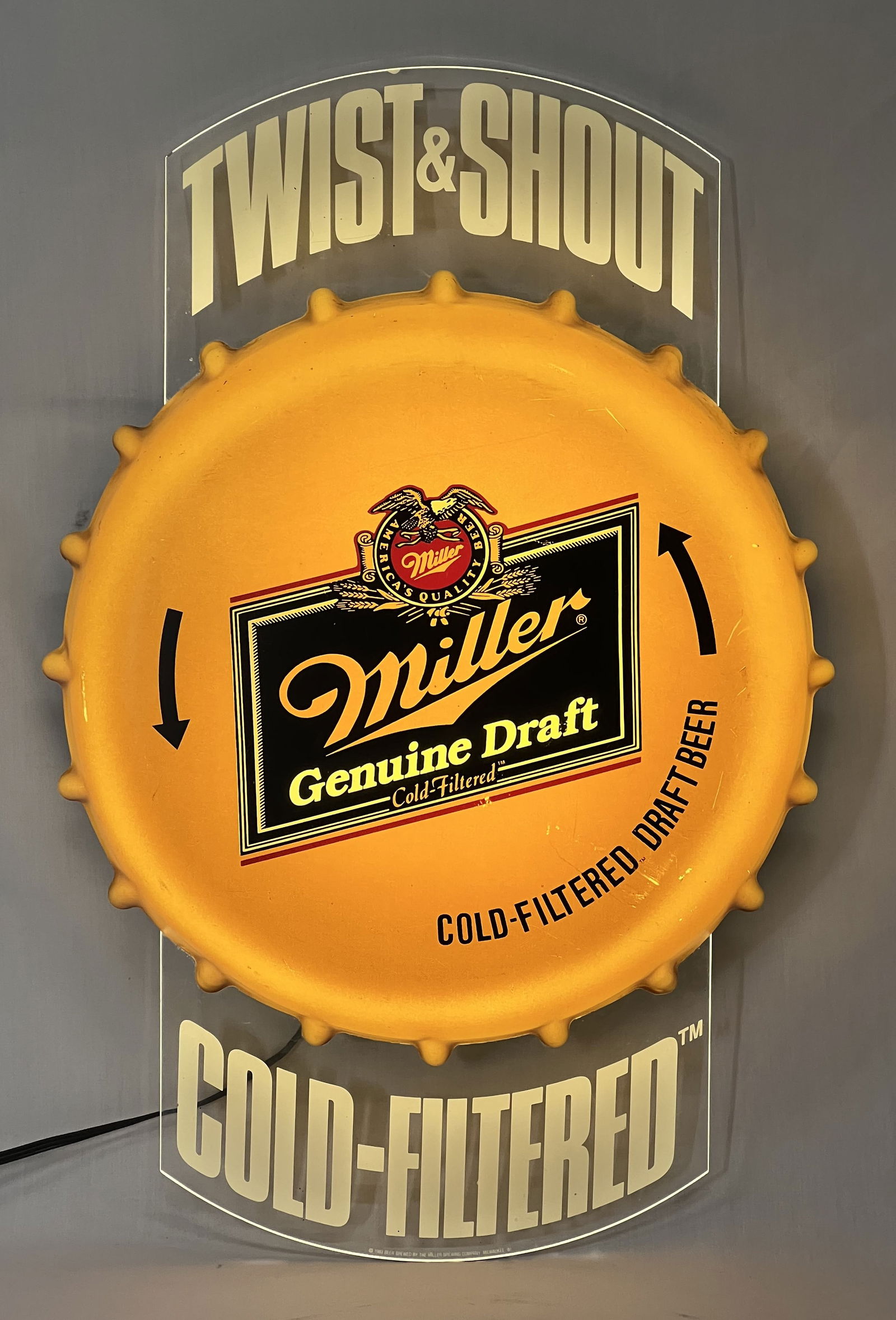 Miller Draft Twist and Shout Beer Cap Light Sign (1 of 2)