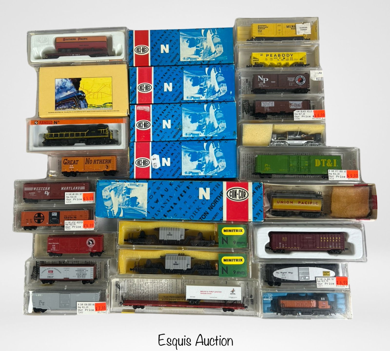 Large Lot of N Scale RR Train Cars & Engines (1 of 2)