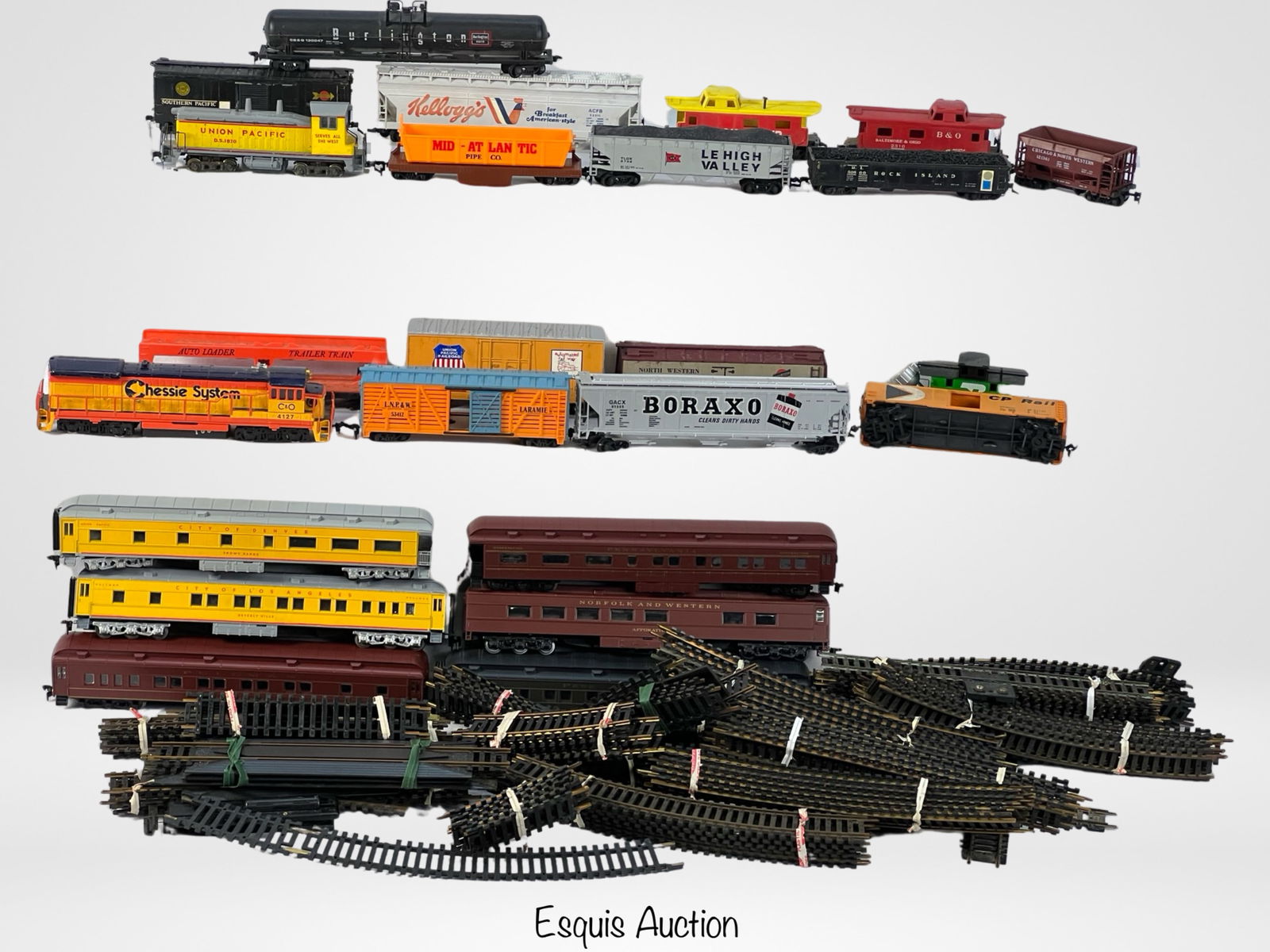Vintage HO Scale RR Trains, Cars & Accessories (1 of 5)