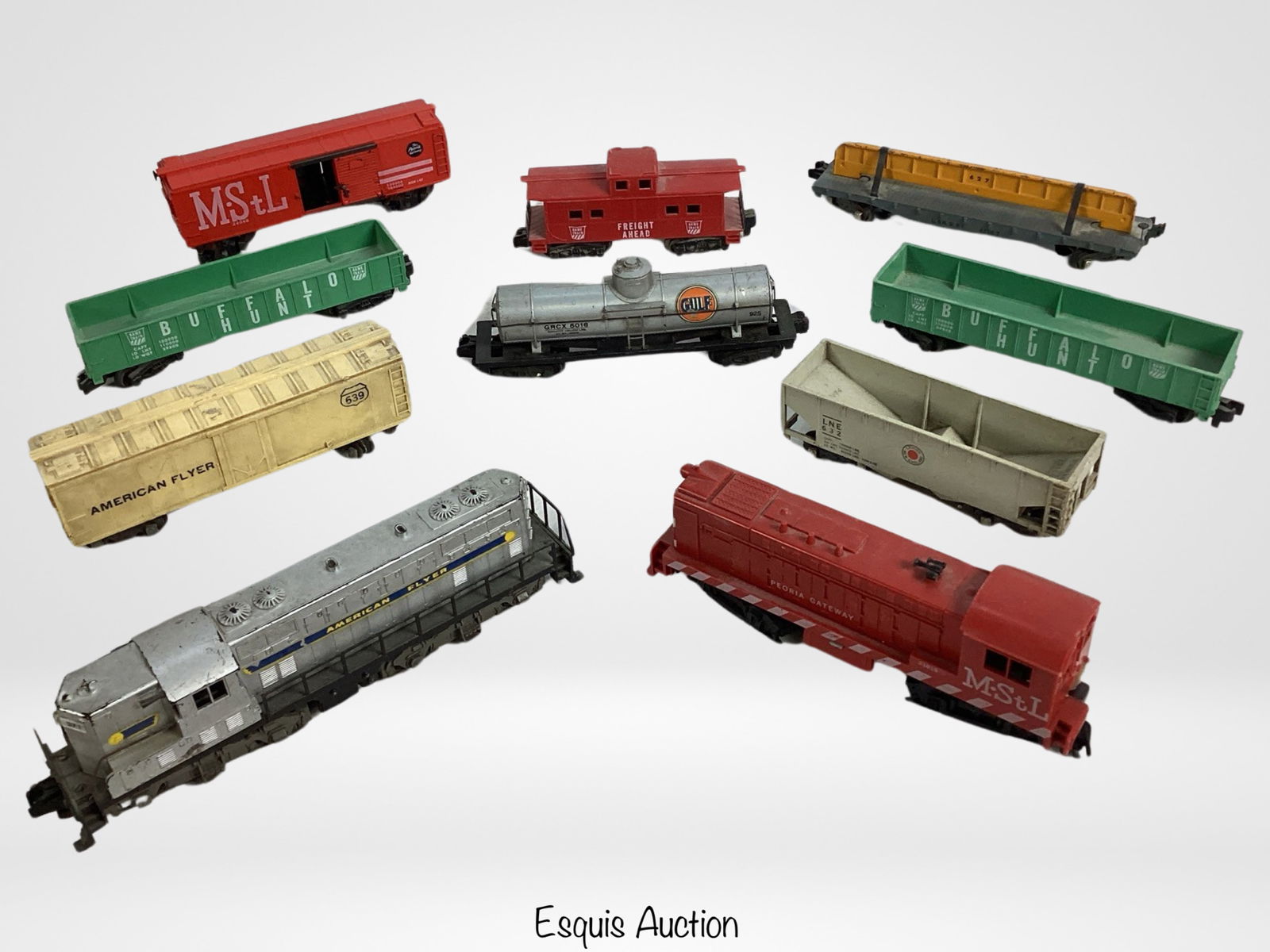 Vintage American Flyer Train Engines & Cars (1 of 2)