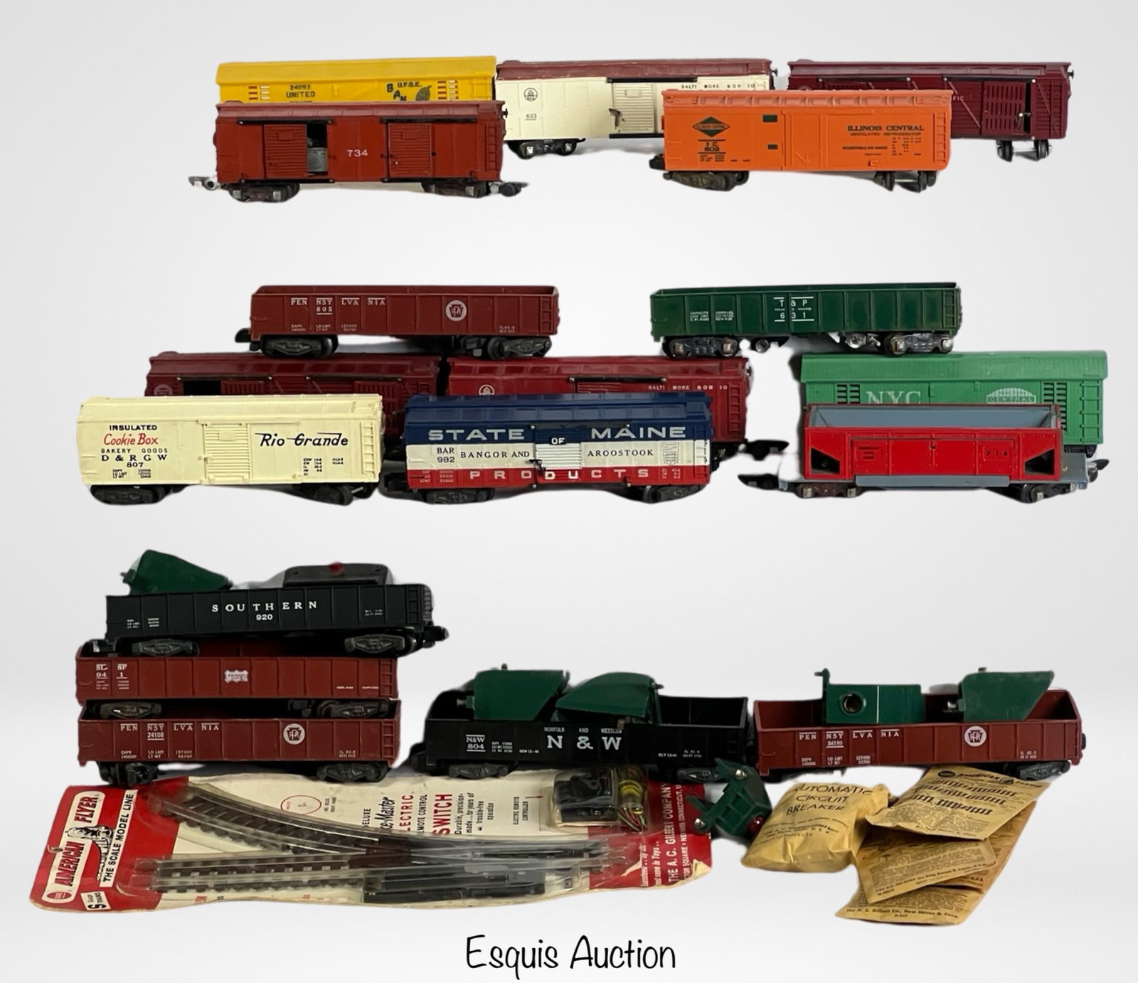 Vintage American Flyer RR Train Cars & Accessories: Vintage American Flyer RR Train Cars & Accessories. S Gauge