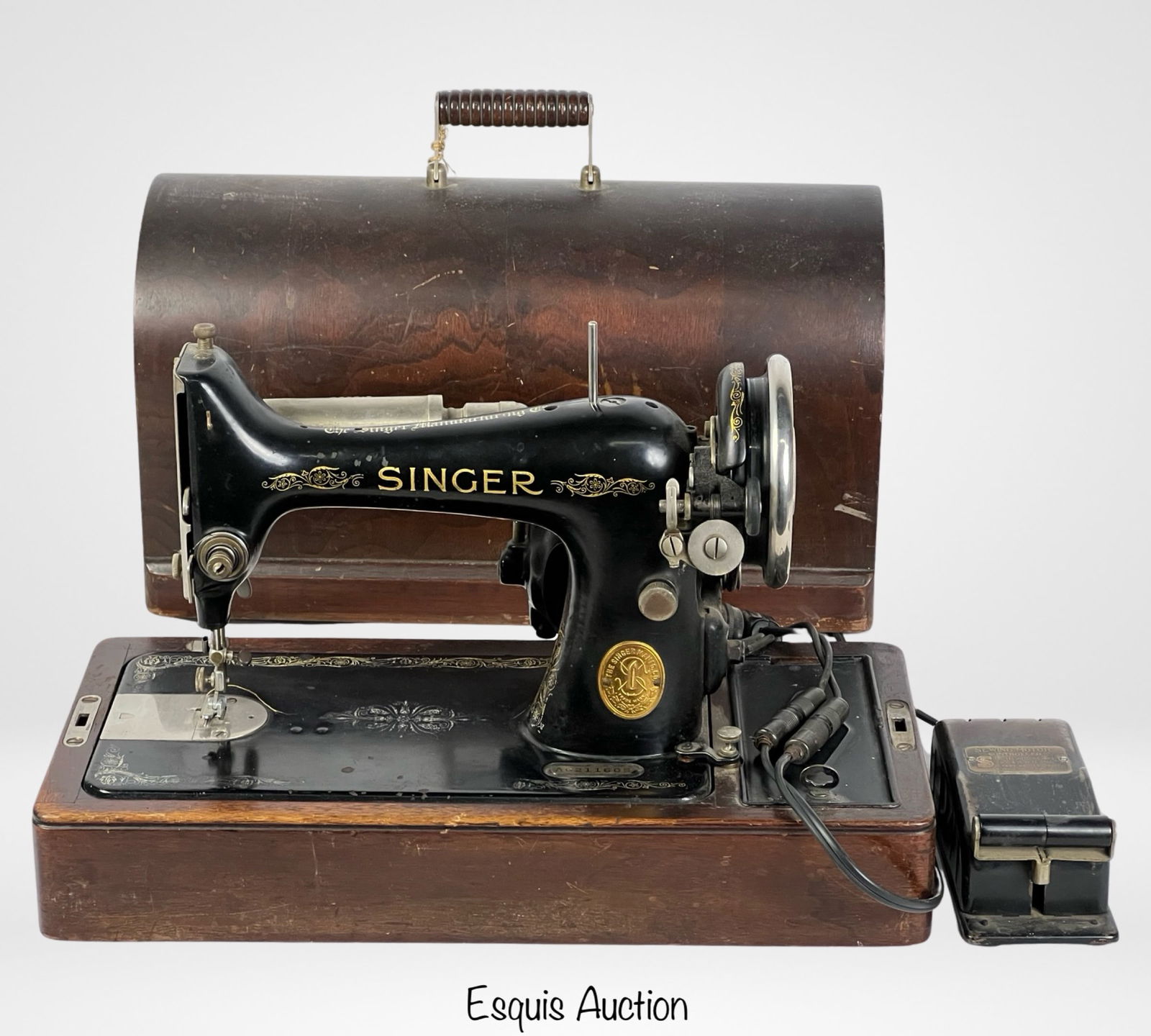 Antique Singer Model 99 Sewing Machine from 1928 (1 of 6)