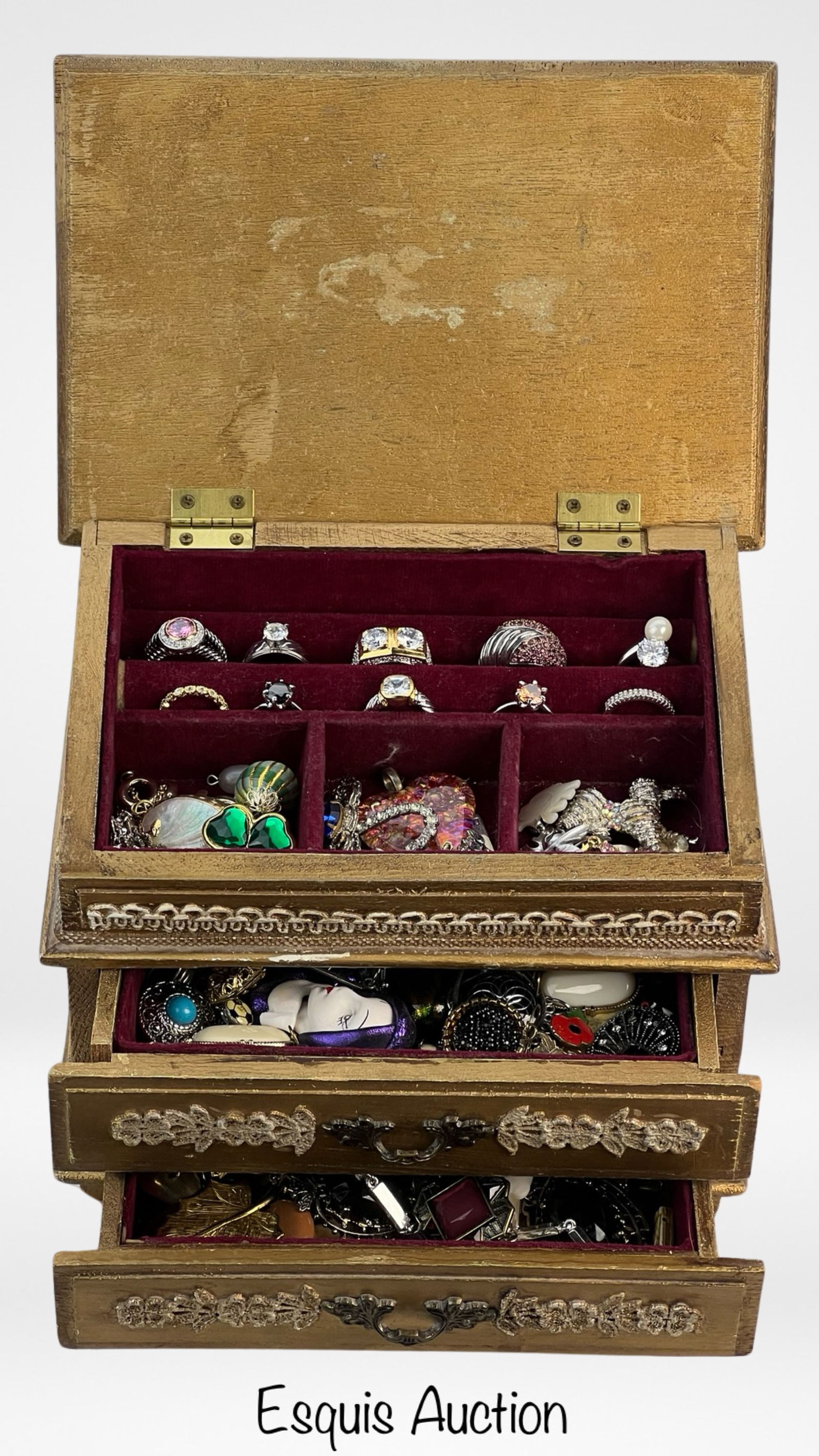 Vintage Jewelry Box with Unsearched Treasures (1 of 5)