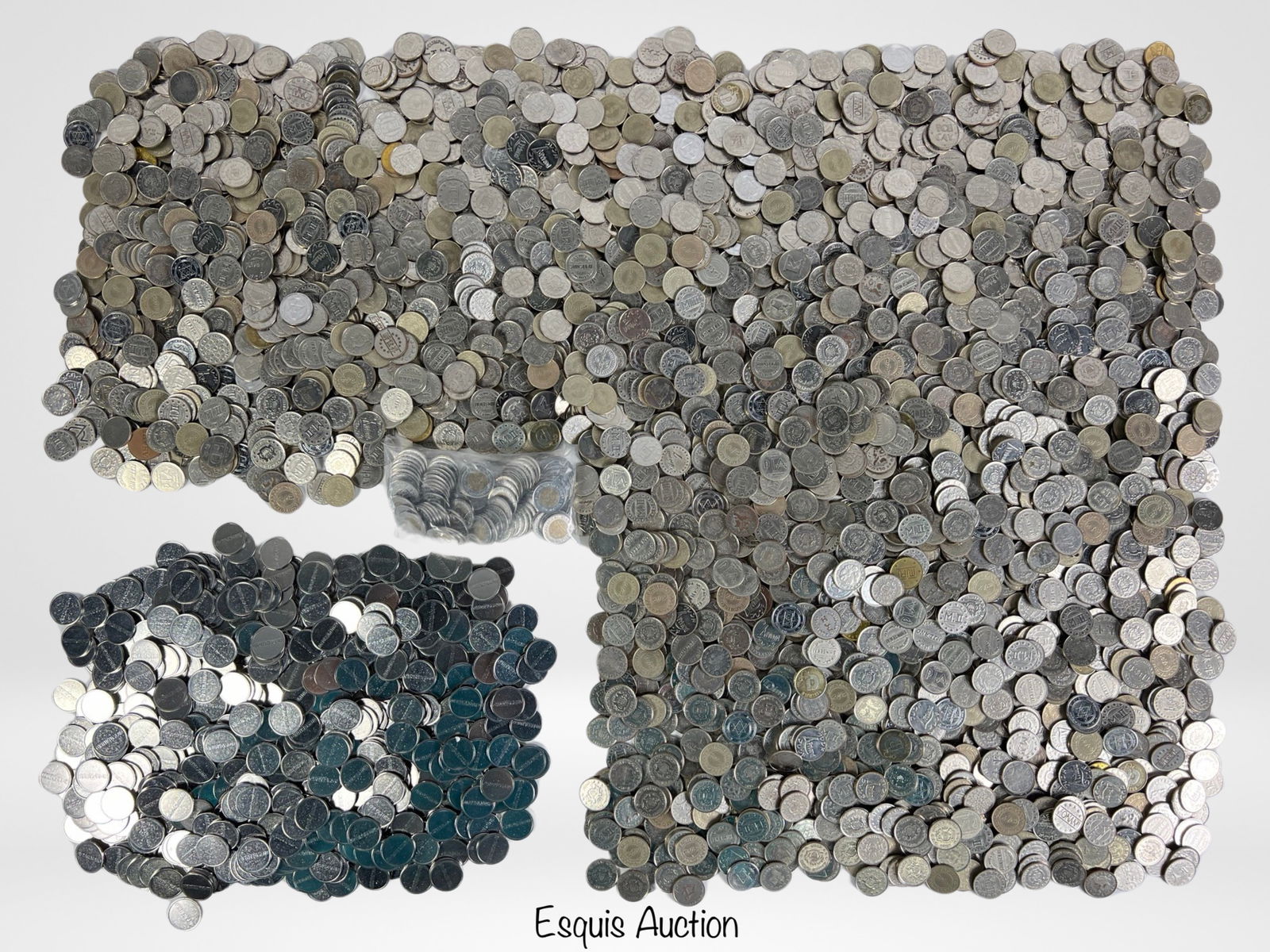 Huge Lot of Pachinko & Casino Slot Machine Tokens (1 of 5)