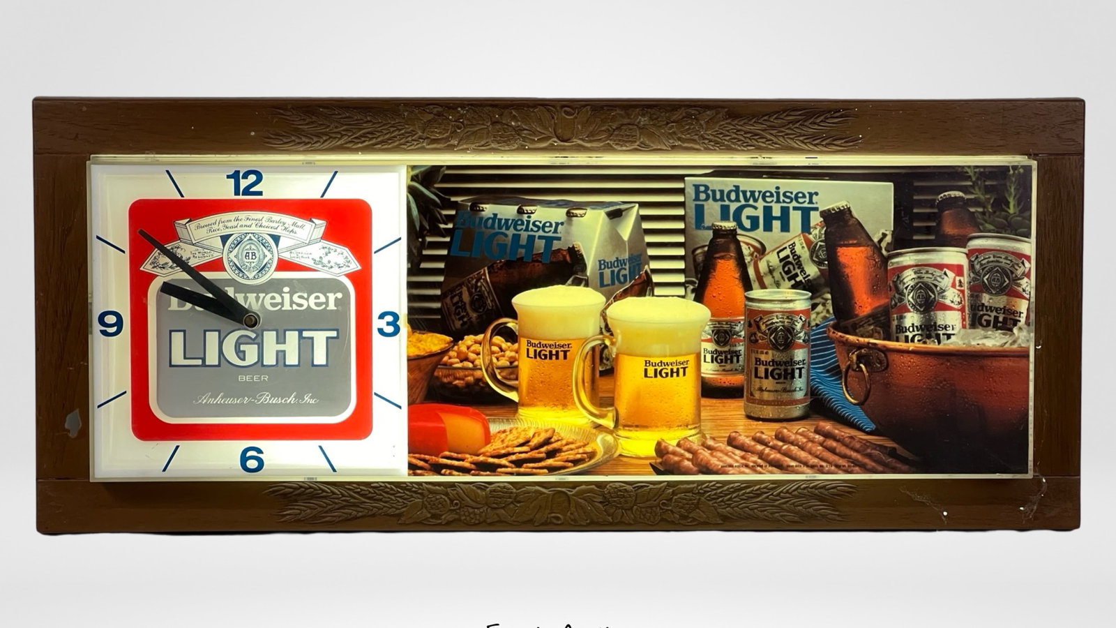 Budweiser Light Up Advertising Beer Clock Sign (1 of 5)