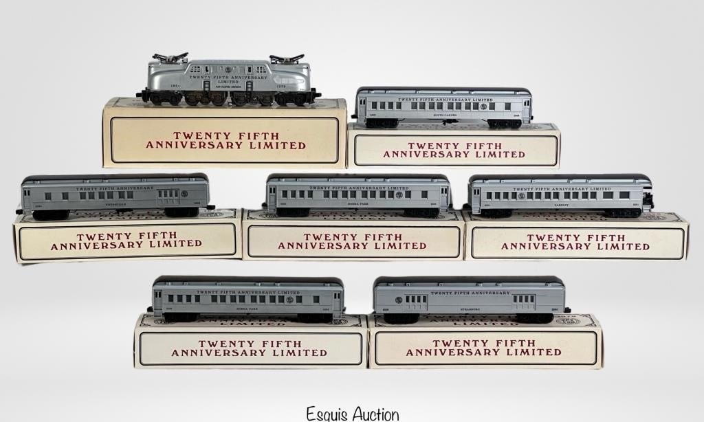 Williams TCA GG-1 Heavyweight Passenger Train Set: Williams TCA GG-1 Heavyweight Passenger Set 25th Anniversary including GG-1 Locomotive, 4 Pullman Cars, Baggage Car, Combine Car. All are in excellent condition.
