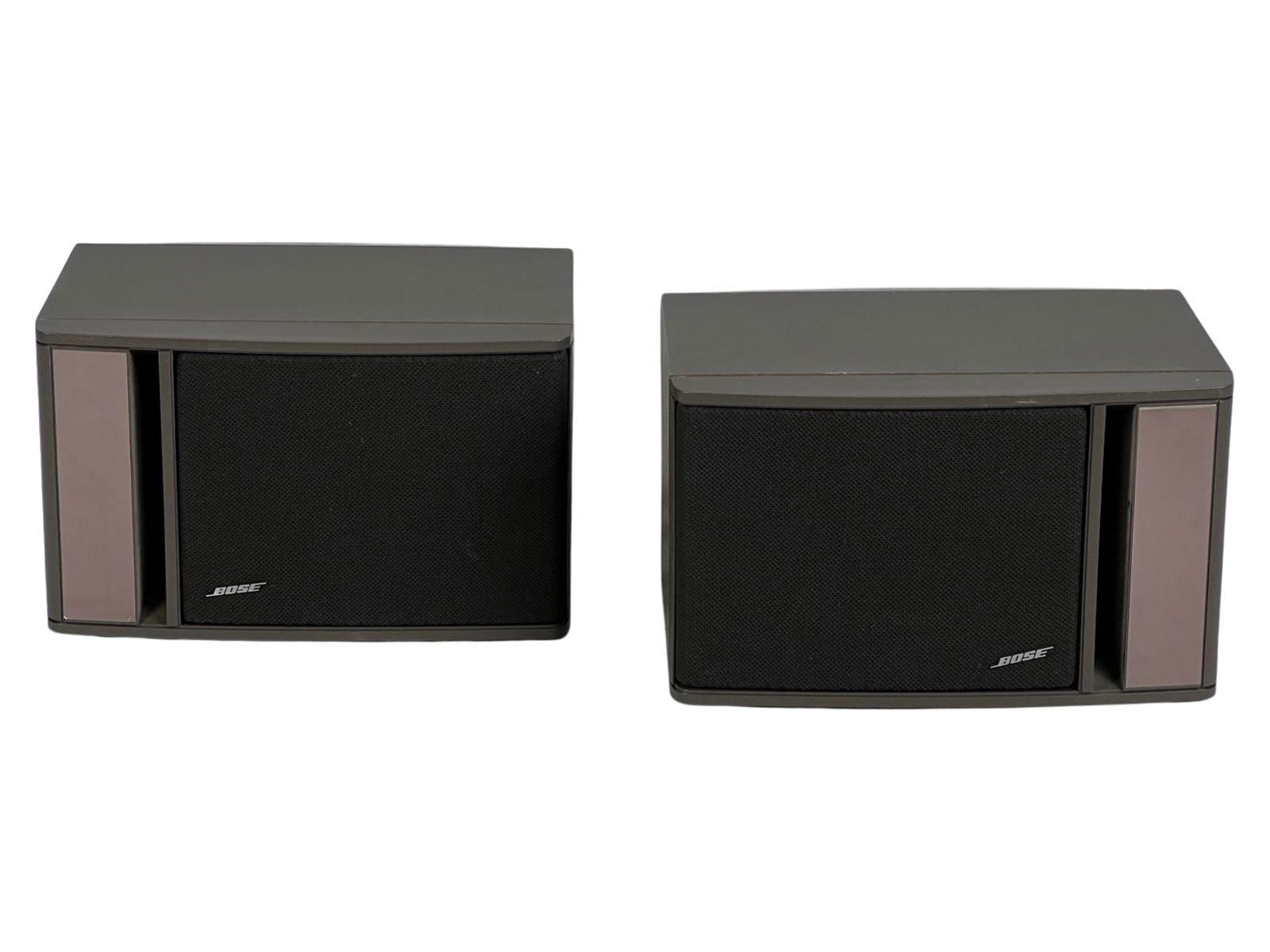 Two Vintage Bose Model 141 Bookshelf Speakers (1 of 3)