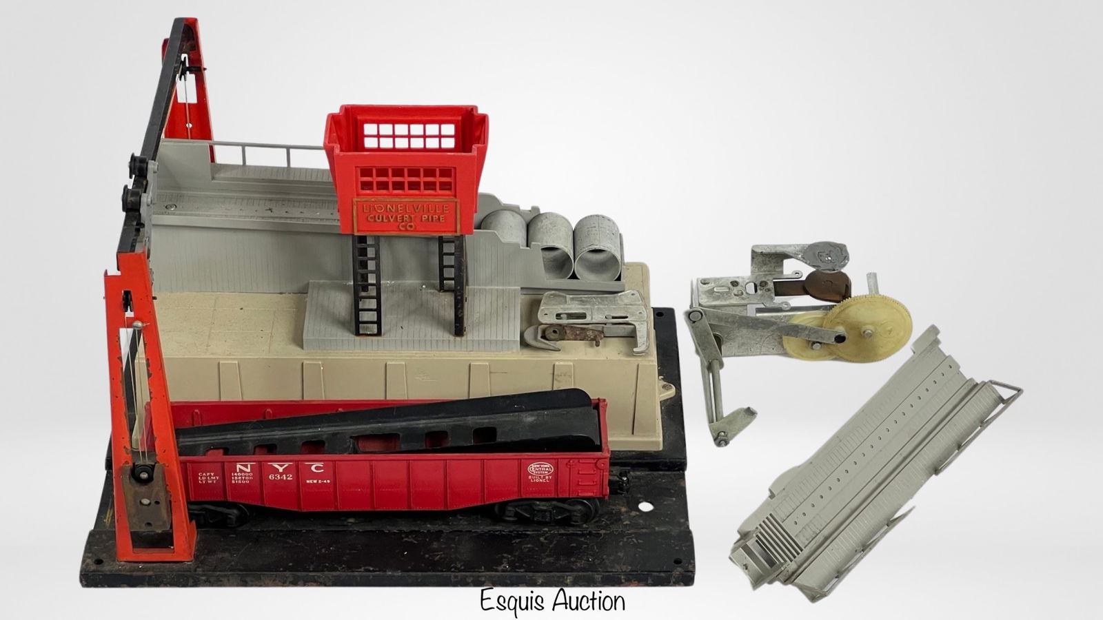Lionel RR No. 345 Operating Culvert Unloader (1 of 5)