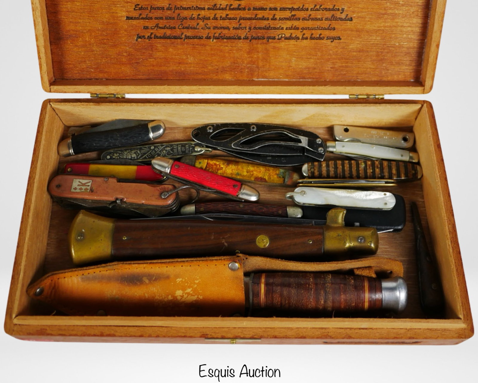 Vintage Pocket & Hunting Knives: Lot of Vintage Pocket & Hunting Knives