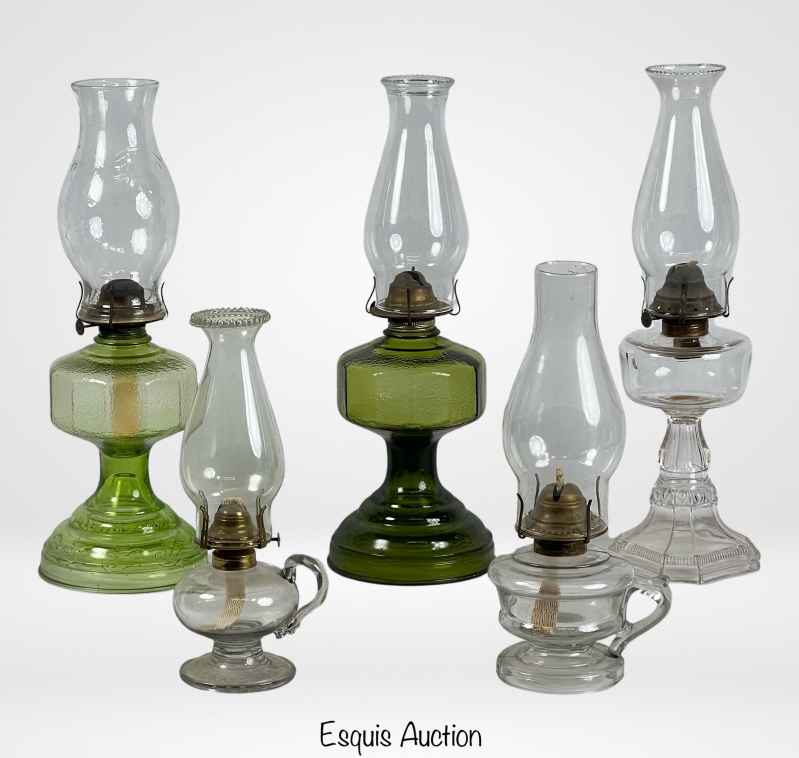 Group of Antique & Vintage Kerosene Oil Lamps: Group of Antique & Vintage Kerosene Oil Lamps. Tallest is 19".