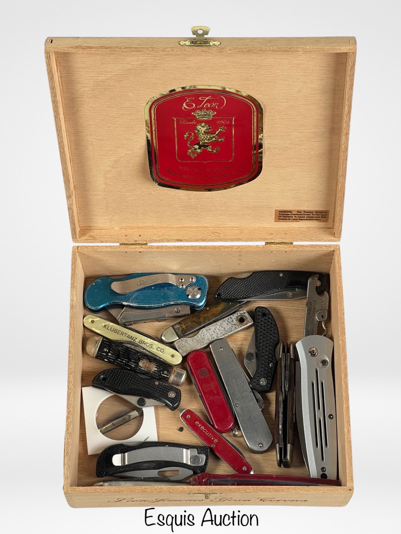 Group of Vintage Pocket Knives (1 of 2)