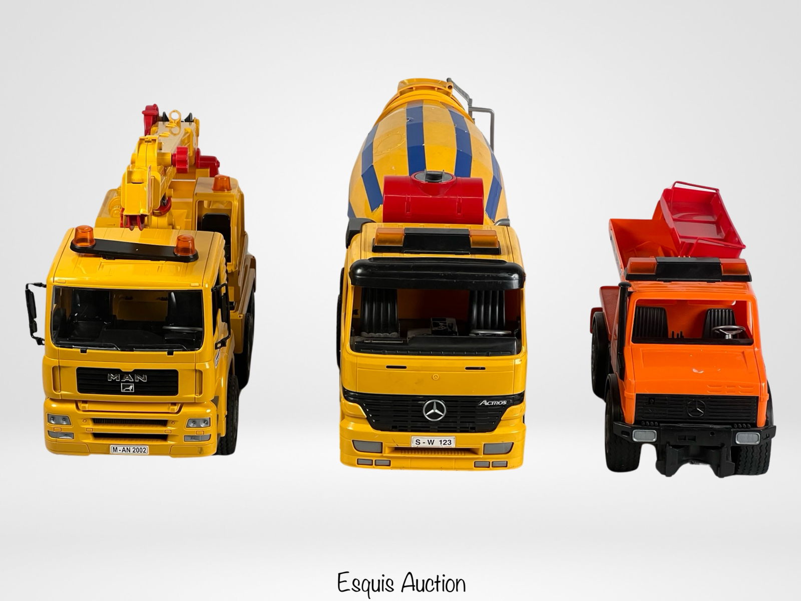 Bruder 1/16 Construction Vehicle Model Toys (1 of 3)