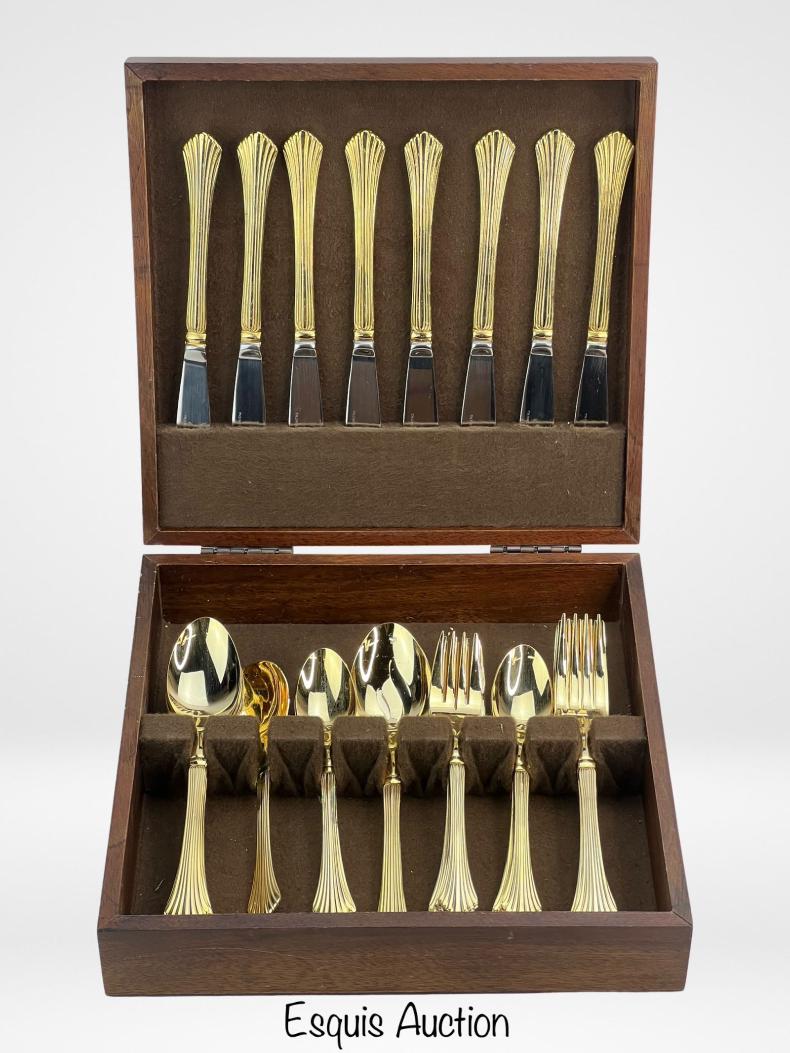 Towle Silversmith Gold Tone Flatware Set for 8 (1 of 4)