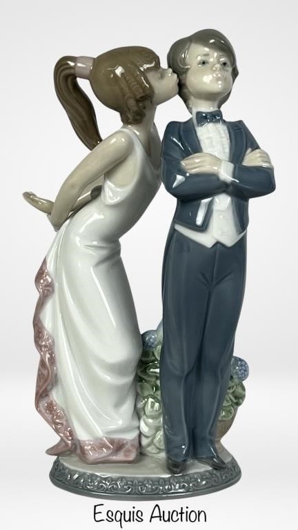 Lladro "Let's Make Up" Porcelain Figurine 5555: Embrace the tender sentimentality of the Lladro "Let's Make Up" Porcelain Figurine, a captivating expression of reconciliation and love meticulously crafted by Lladro artisans. Standing elegantly at 8
