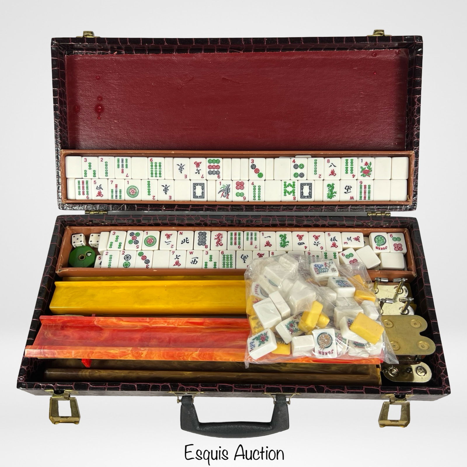 Vintage Chinese Mah-Jongg Game in Case (1 of 4)