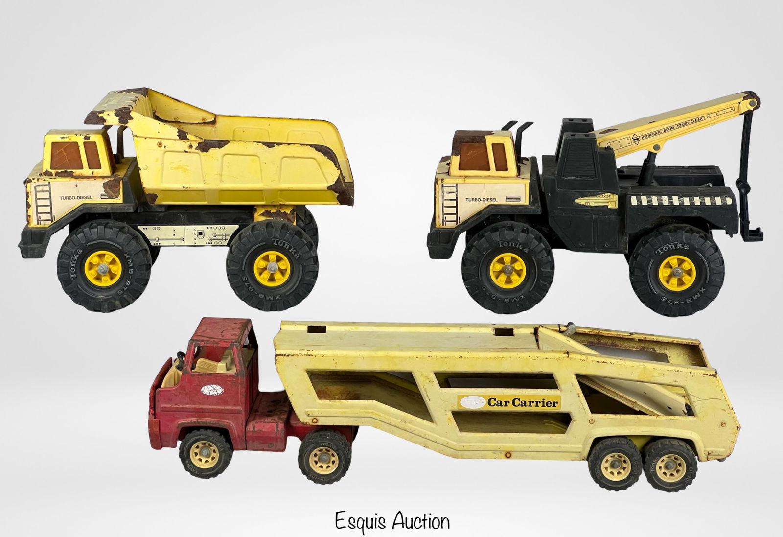 Vintage Tonka Pressed Steel Construction Trucks (1 of 7)