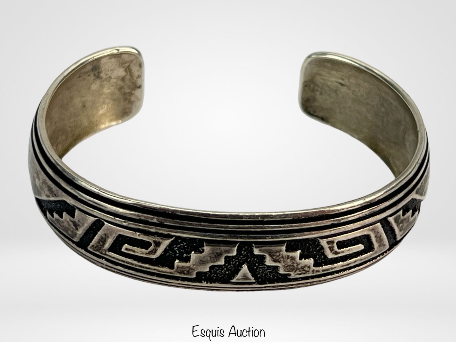 Tommy Singer Navajo Sterling Silver Cuff Bracelet (1 of 4)