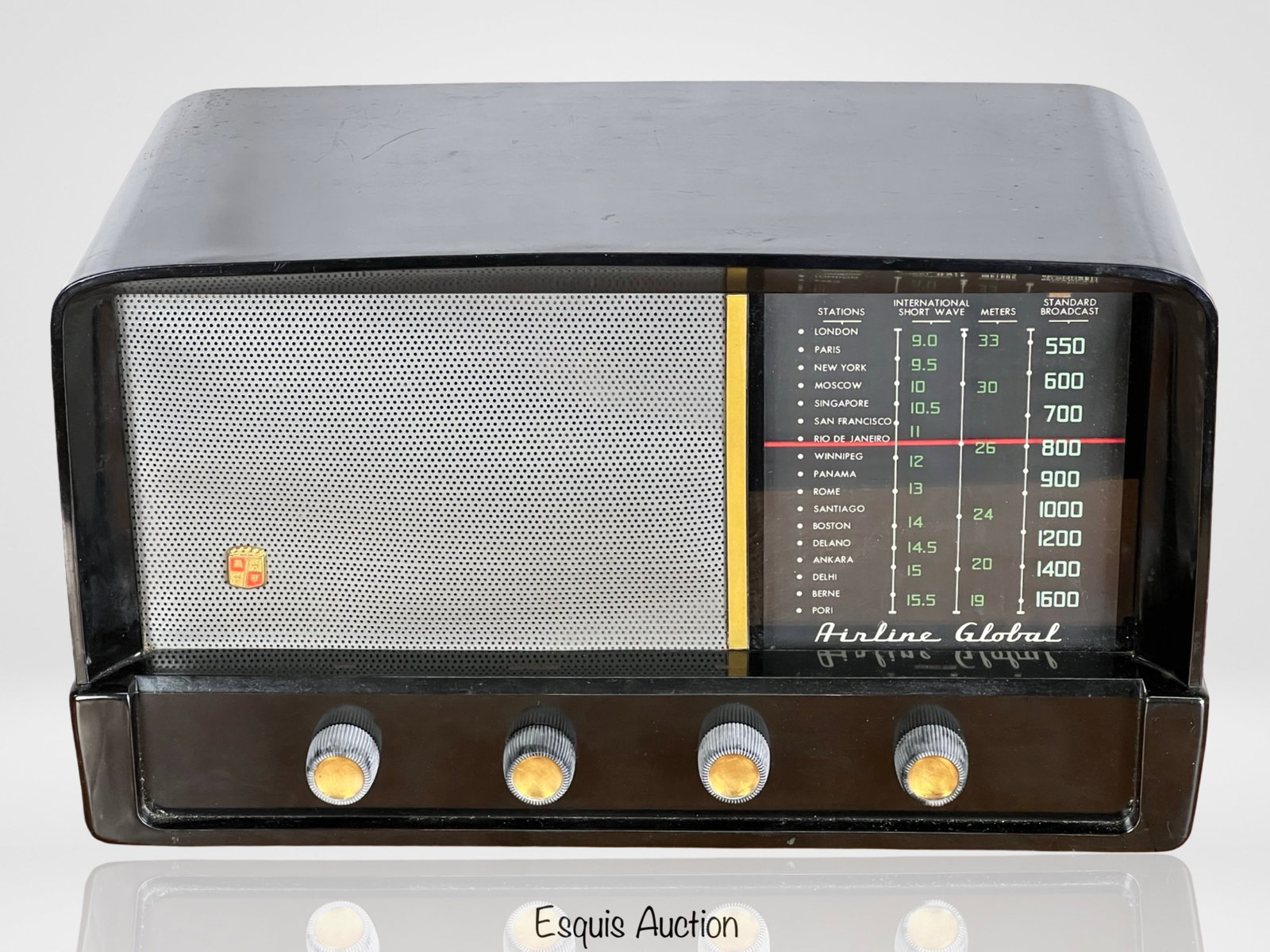 1950's Wards Airline Global Tube Radio: 1950's Wards Airline Global Tube Radio. Good overall condition, normal wear, untested