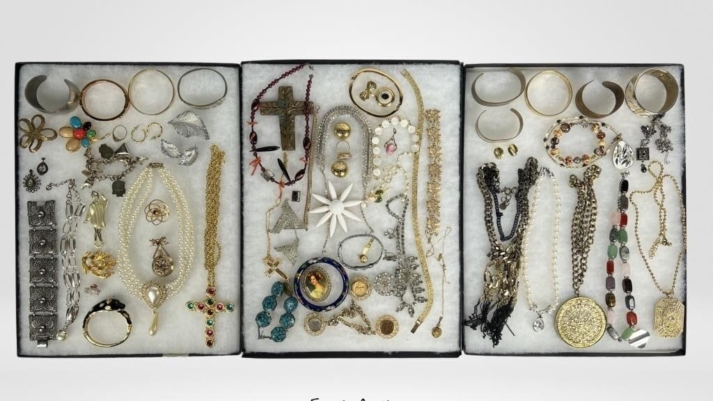 Collection of Vintage Jewelry (1 of 10)