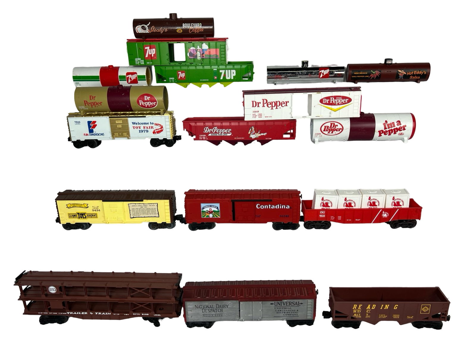 Lot of Lionel Hopper/ Tank & Cargo Train Cars (1 of 5)