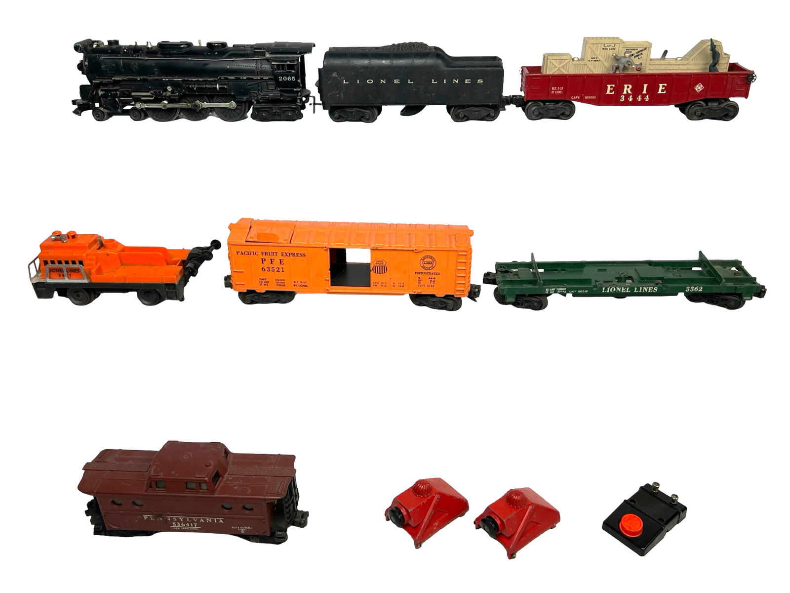 Vintage Lionel Train Set- Locomotive & Cars (1 of 4)