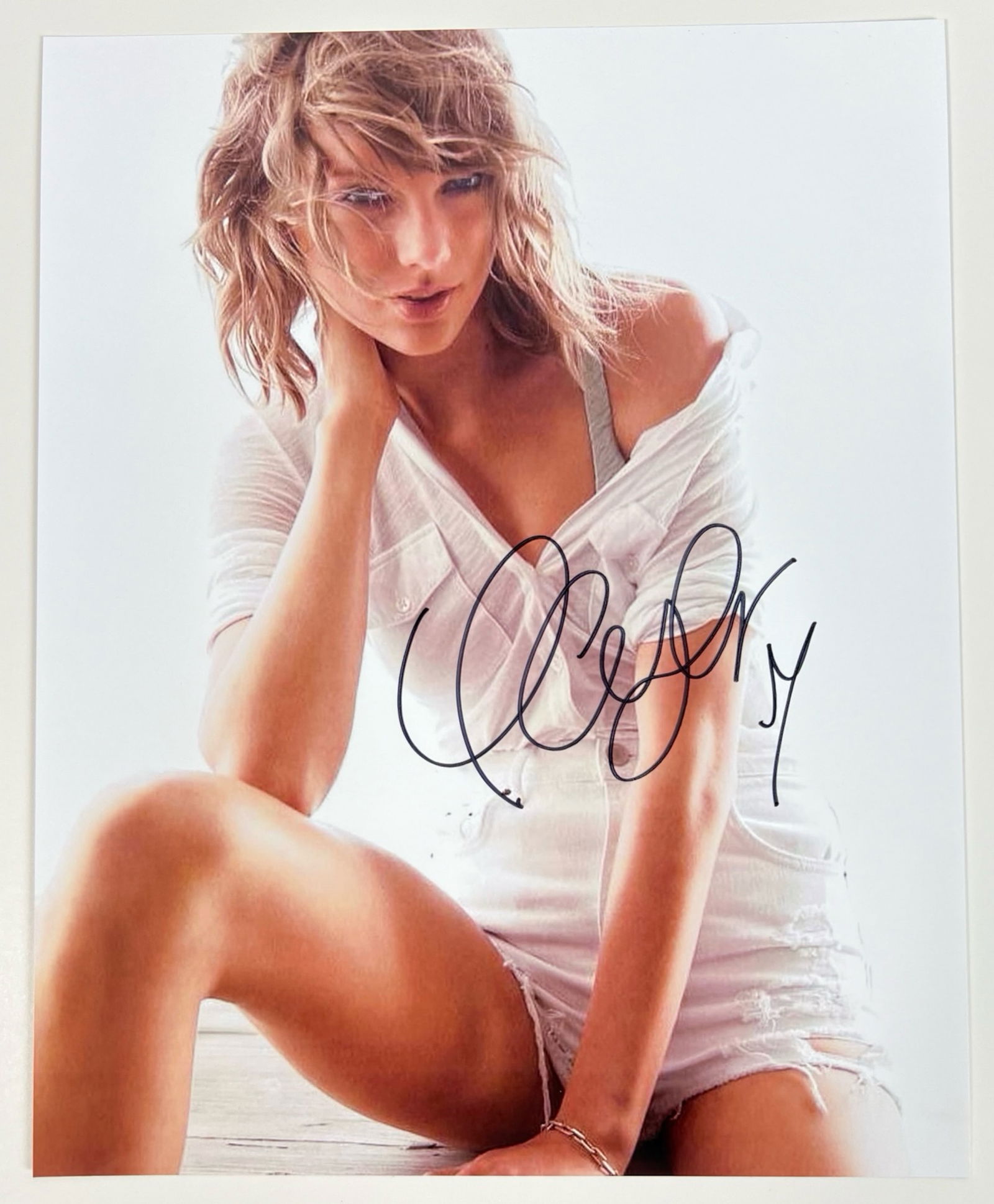 Taylor Swift Signed Photograph w/ Posters (1 of 3)