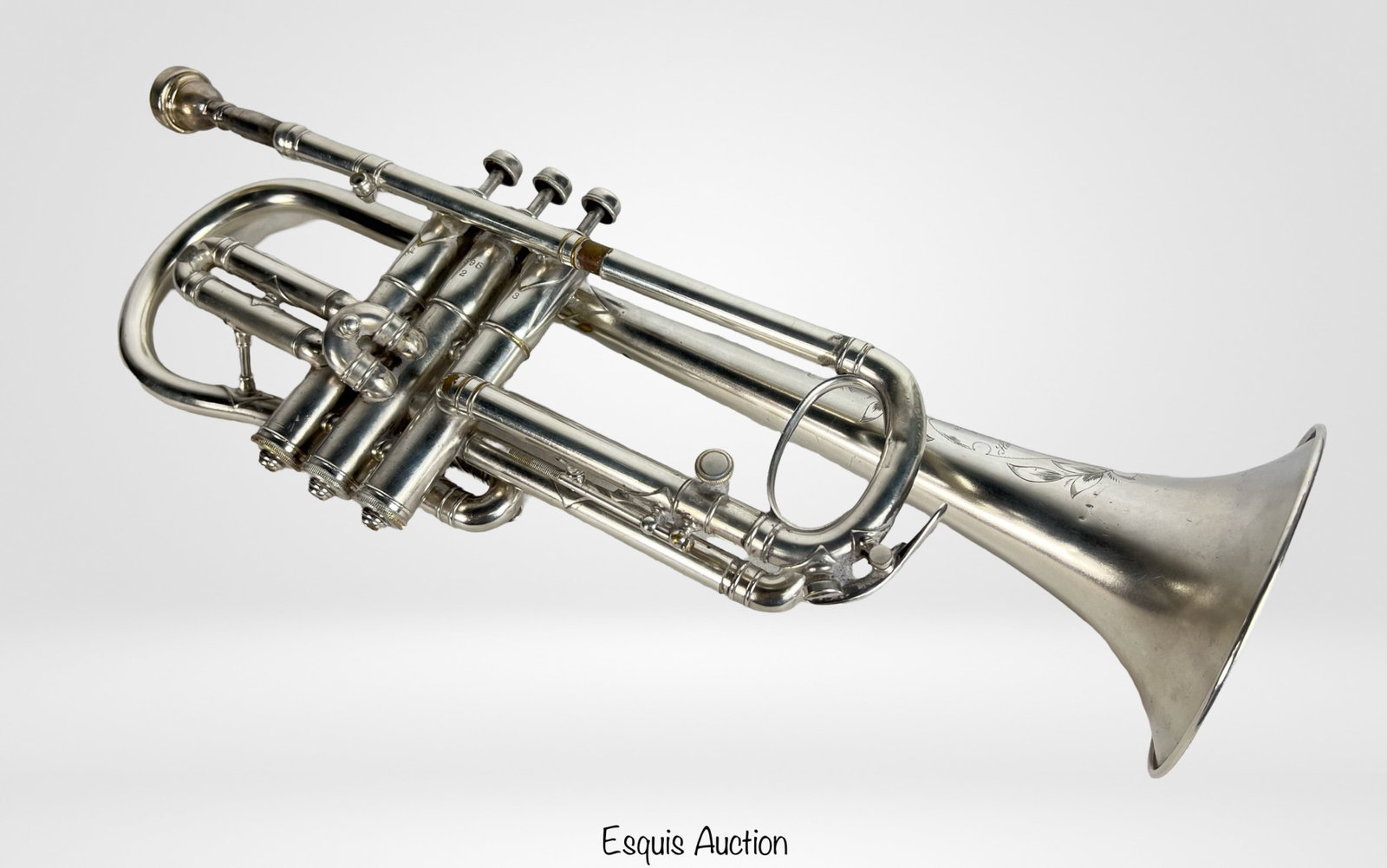 1910 Harry B Jay Trumpet - Serial Number 595: A rare and meticulously maintained trumpet from 1910 by Harry B Jay, distinguished by its very low serial number, 595. This instrument is an excellent example of early 20th-century craftsmanship and i