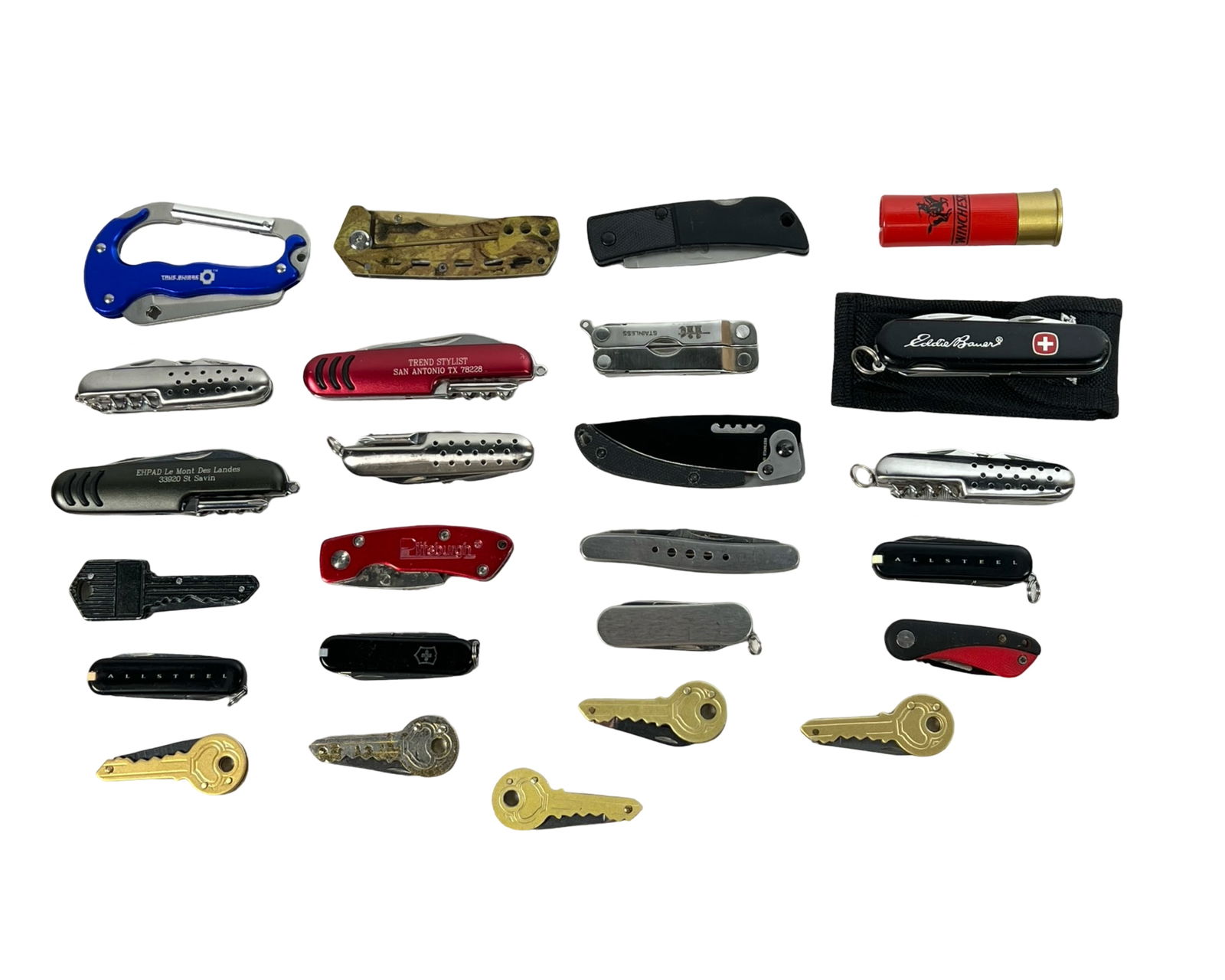 Assortment of Pocket & Folding Knives: Assortment of Pocket & Folding Knives. Appear to be in good overall condition.