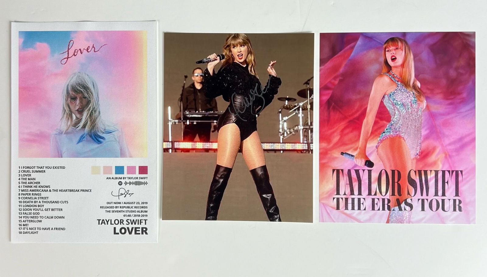 Taylor Swift Signed Photograph w/ Posters (1 of 4)