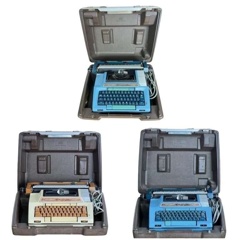 Smith-Corona Model 2200 Vintage Typewrites (1 of 1)