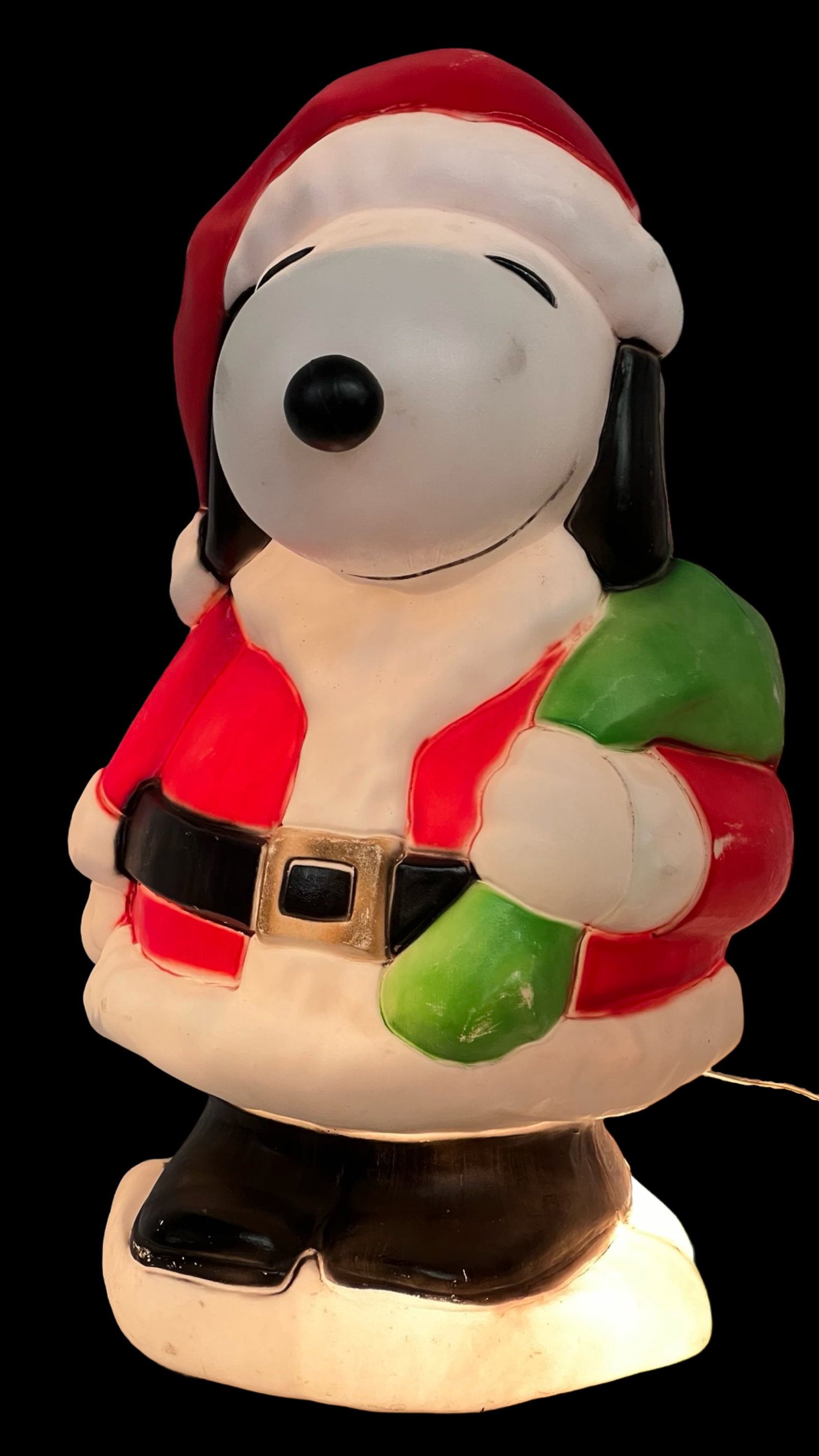 Vintage Santa's Best Snoopy Blow Mold Christmas De: Vintage Santa's Best Snoopy Blow Mold. 32" tall. Working condition.