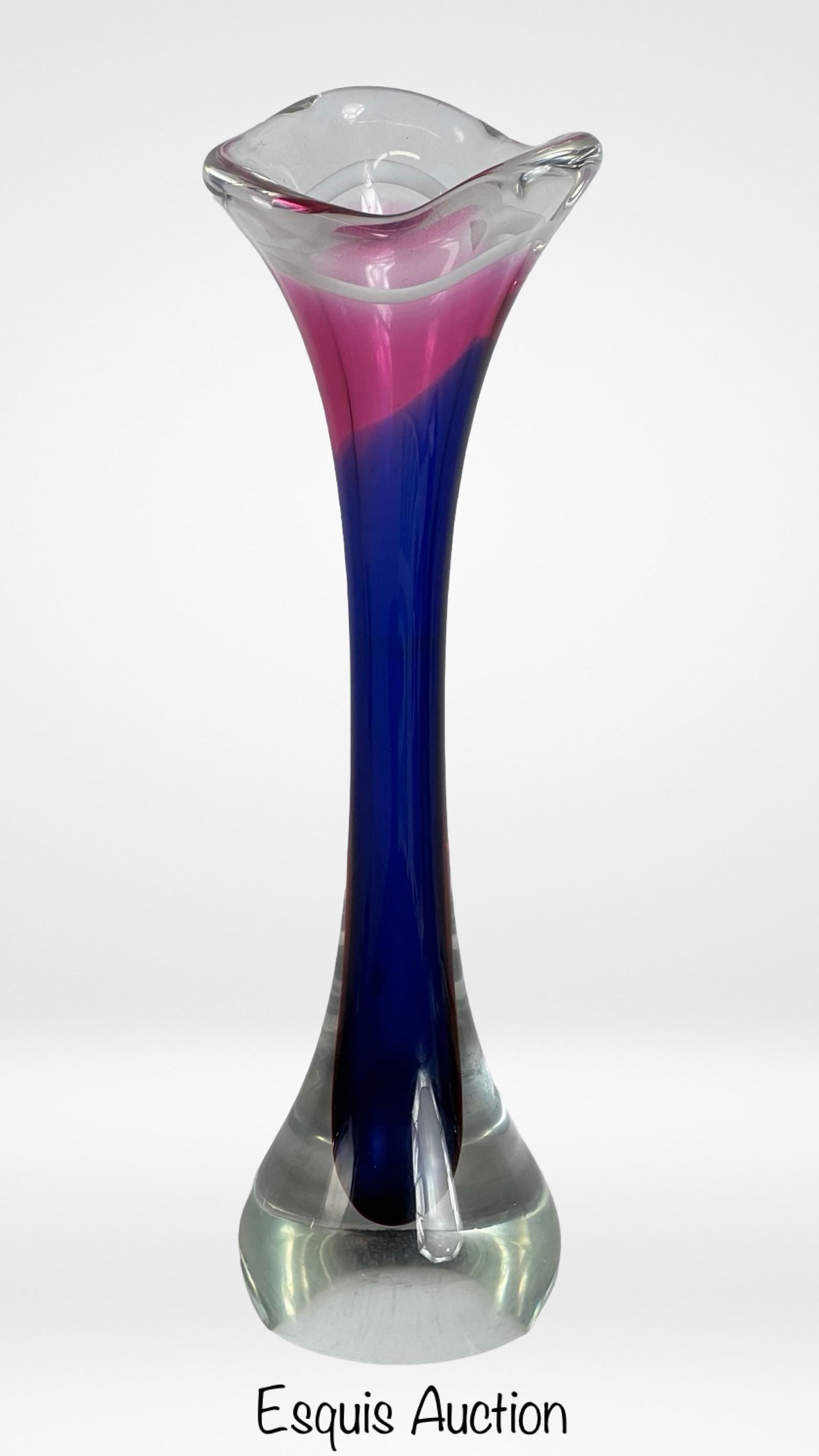 Flygsfors Coquille Art Glass Bone Vase: This stunning Flygsfors Coquille art glass vase, designed by the renowned Swedish artist Paul Kedelv in 1957, showcases his signature mid-century modern aesthetic. Standing 12 inches tall, the vase fe