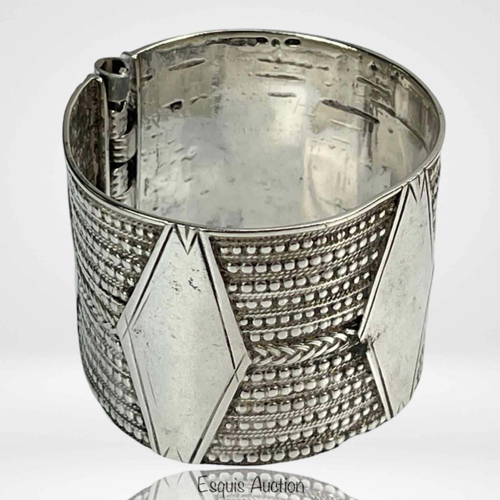 Vintage Deir el Zor Syria Sterling Silver Bracelet: Vintage Wide Massive Sterling Silver Bracelet from Deir el Zor, Syria region. Bracelet is approx. 2 3/8" in dia and 1 7/8 wide.