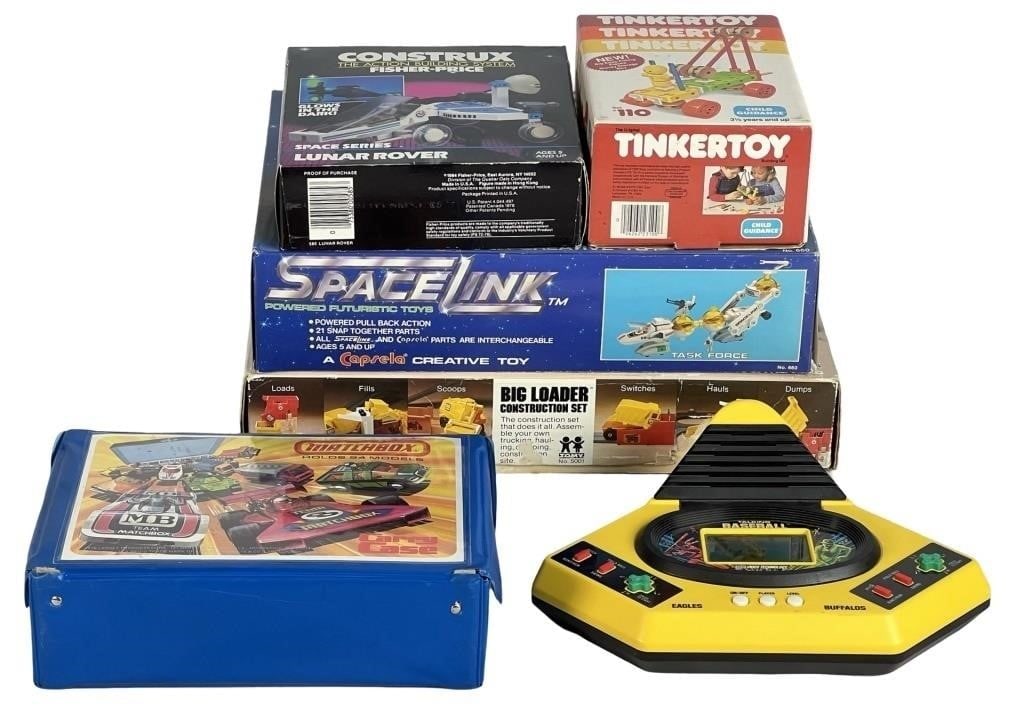 Vintage Futuristic Building Toys, Die-Cast Car Mol (1 of 6)