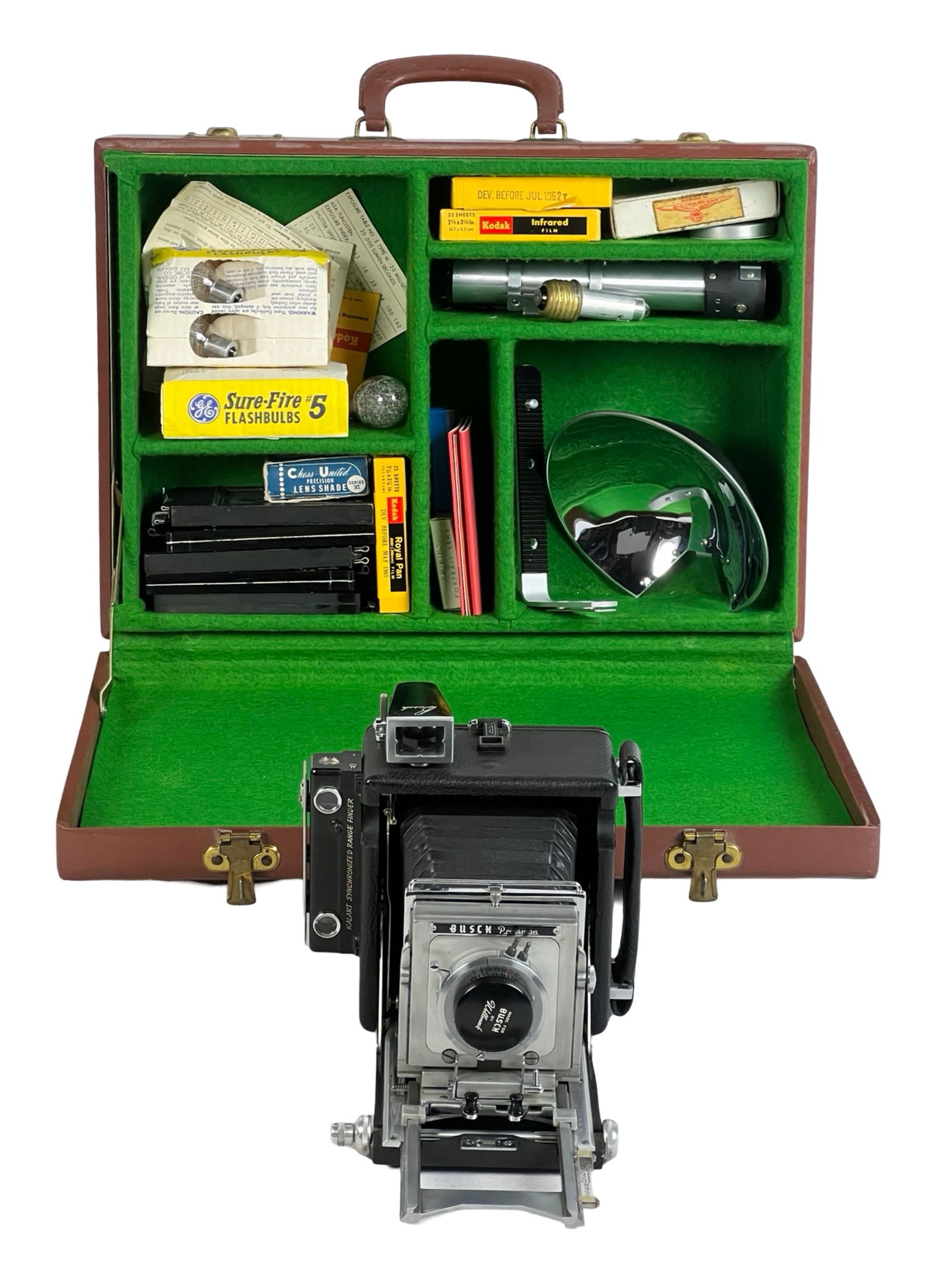 Vintage Busch Pressman Model D Camera w/ Accessori (1 of 7)