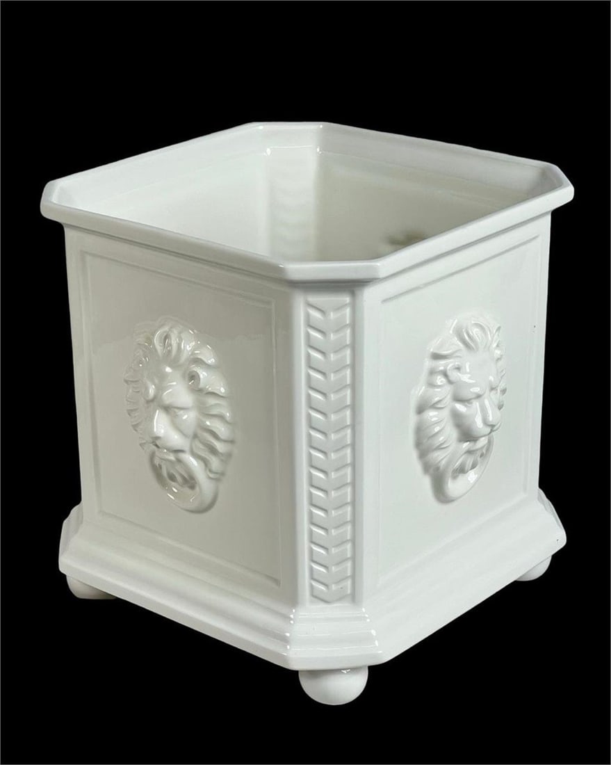 Daisa (Lladro) Large White Lion Porcelain Planter (1 of 6)