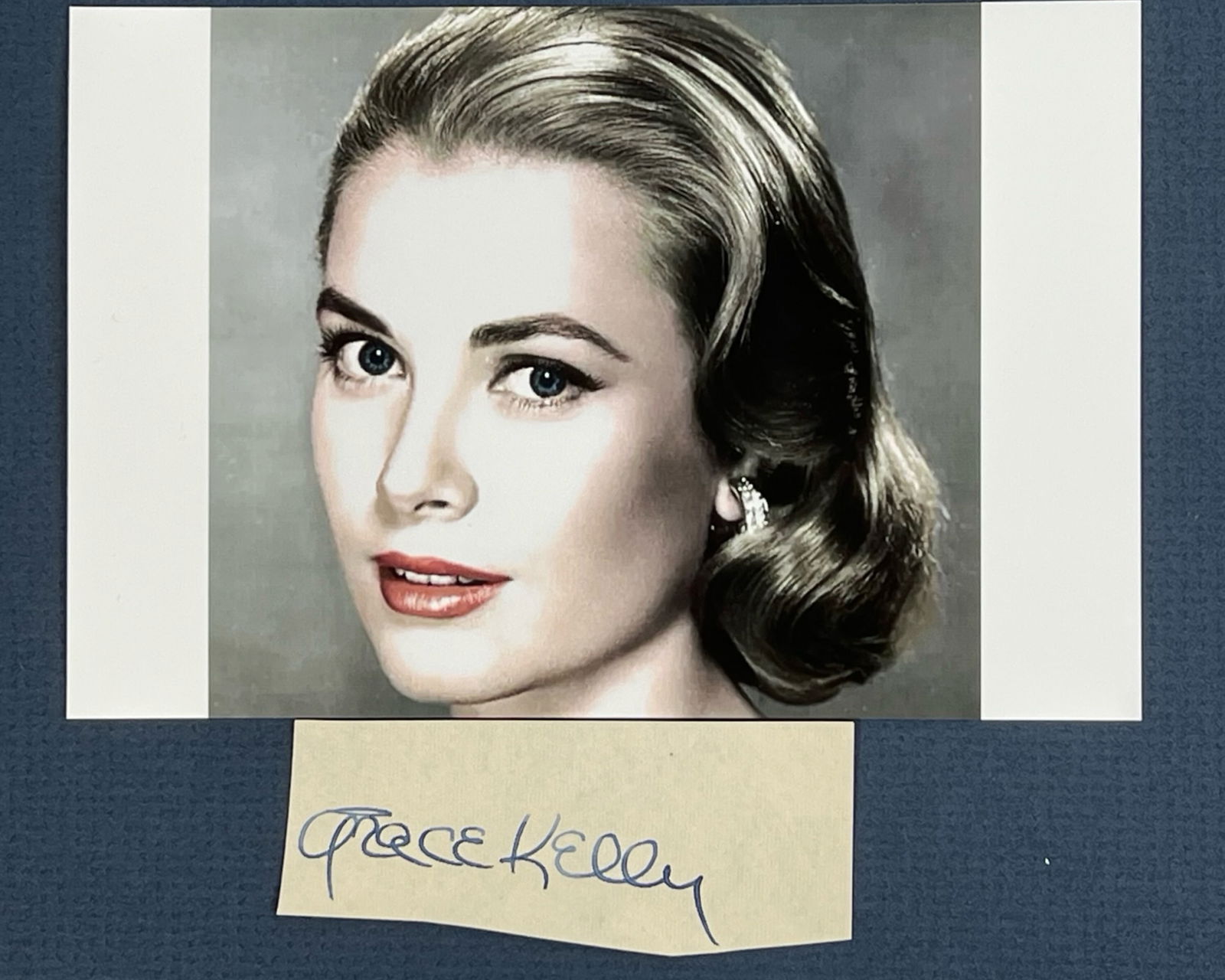 Grace Kelly Signature Cut with Photo (1 of 3)