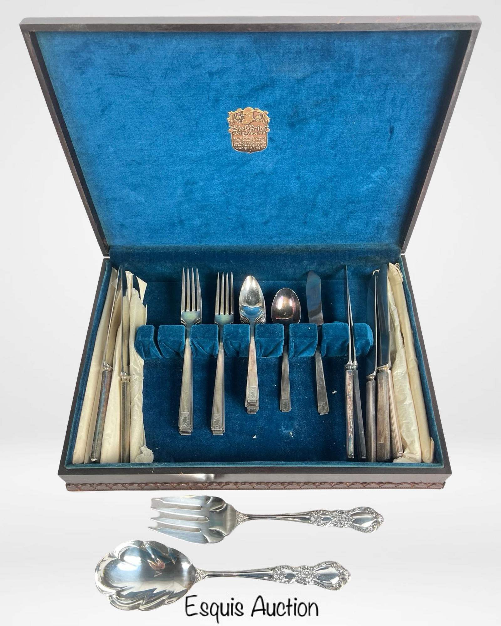 1847 Rogers Bros Silverplate Heritage Flatware Set (1 of 6)