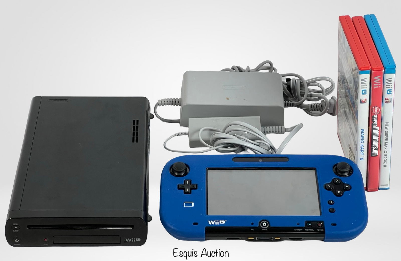 Nintendo Wii U 32GB Console w/ GamePad & Games (1 of 6)