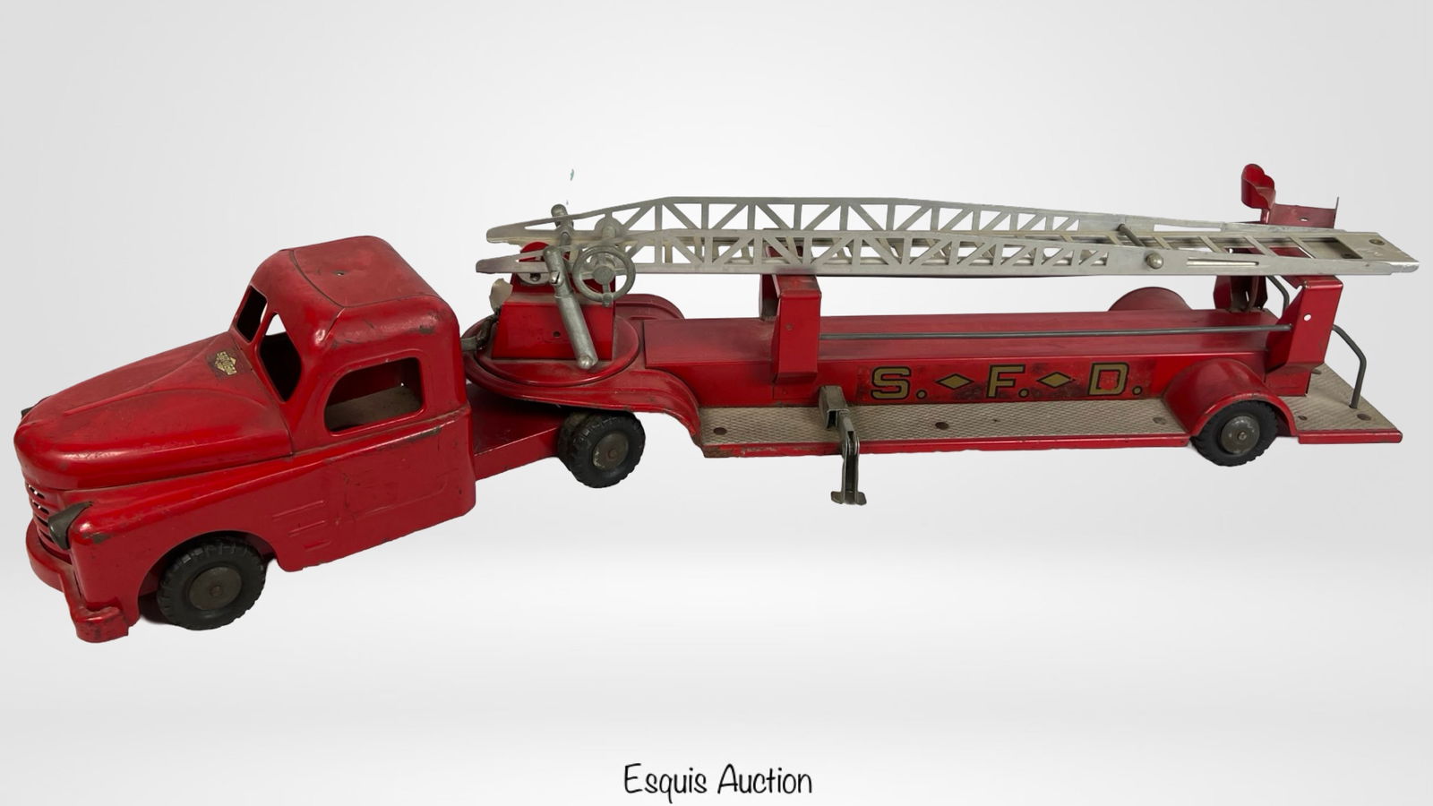 Vintage Structo Pressed Steel Fire Ladder Truck (1 of 5)