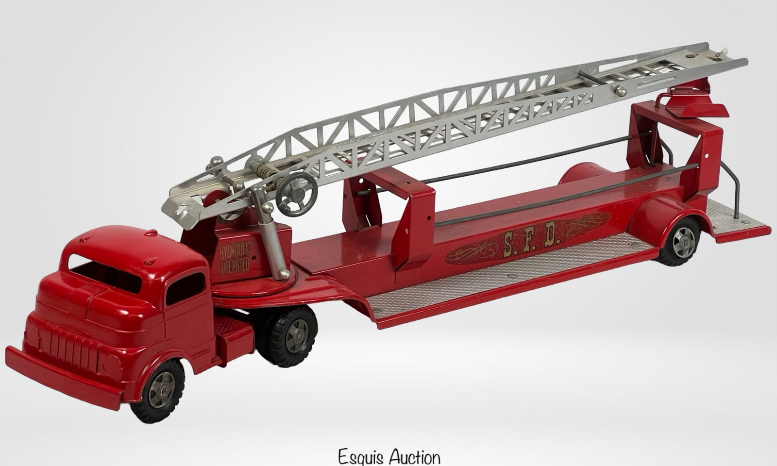 1950s Structo Pressed Steel SFD Fire Ladder Truck (1 of 5)
