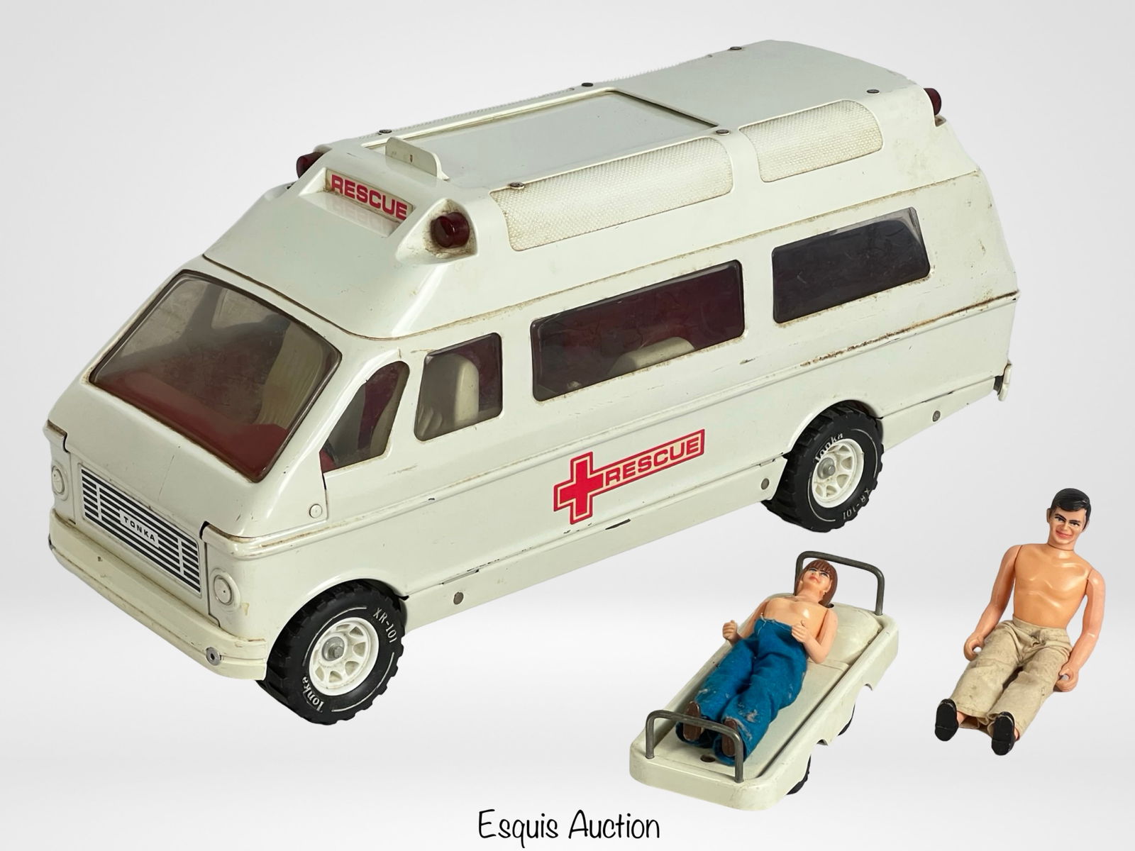 70s Tonka Pressed Metal Ambulance Van (1 of 8)